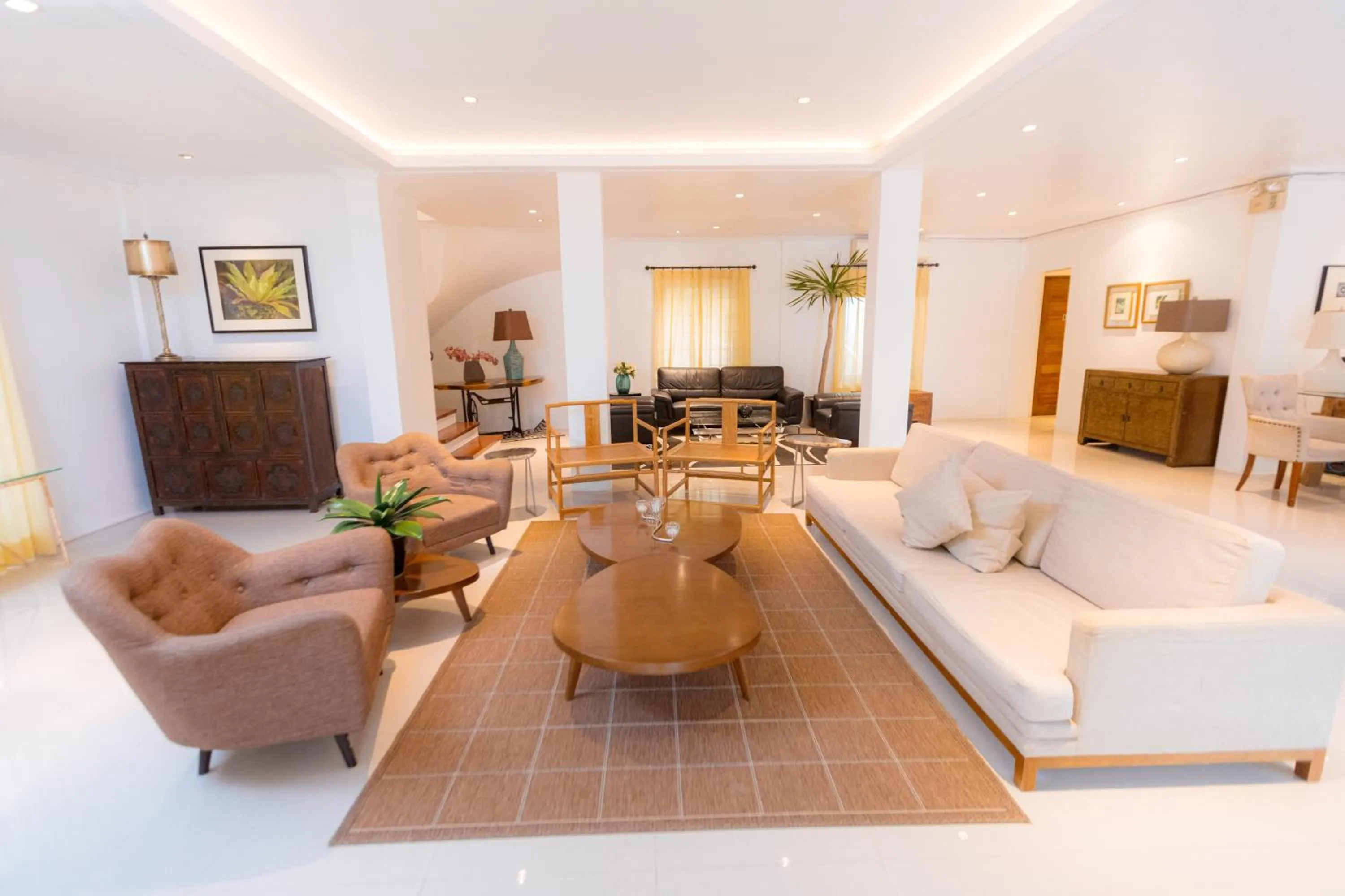 Seating area in Bellagio Hills Hotel and Restaurant