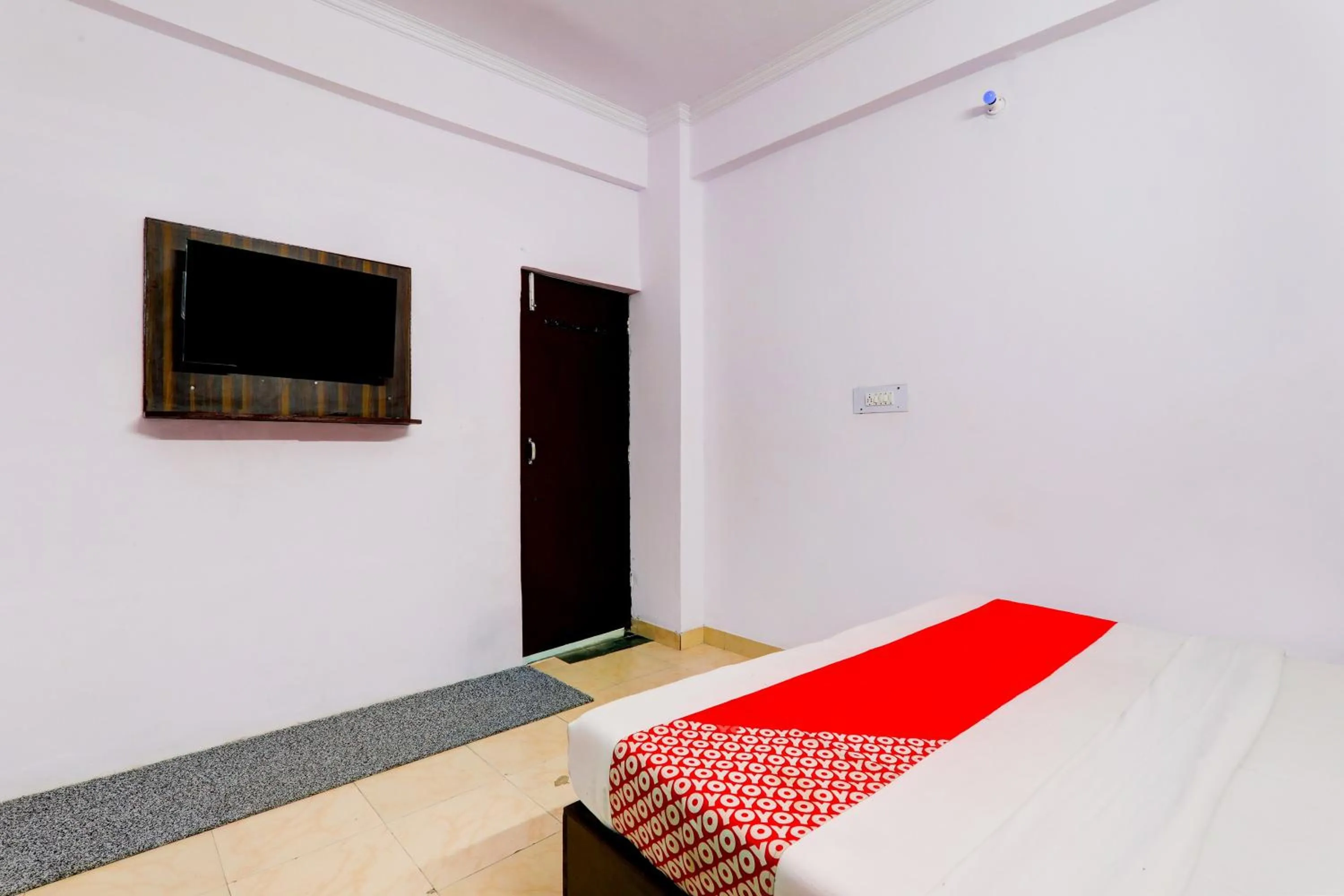 Bedroom, Bed in Super Hotel O Raama