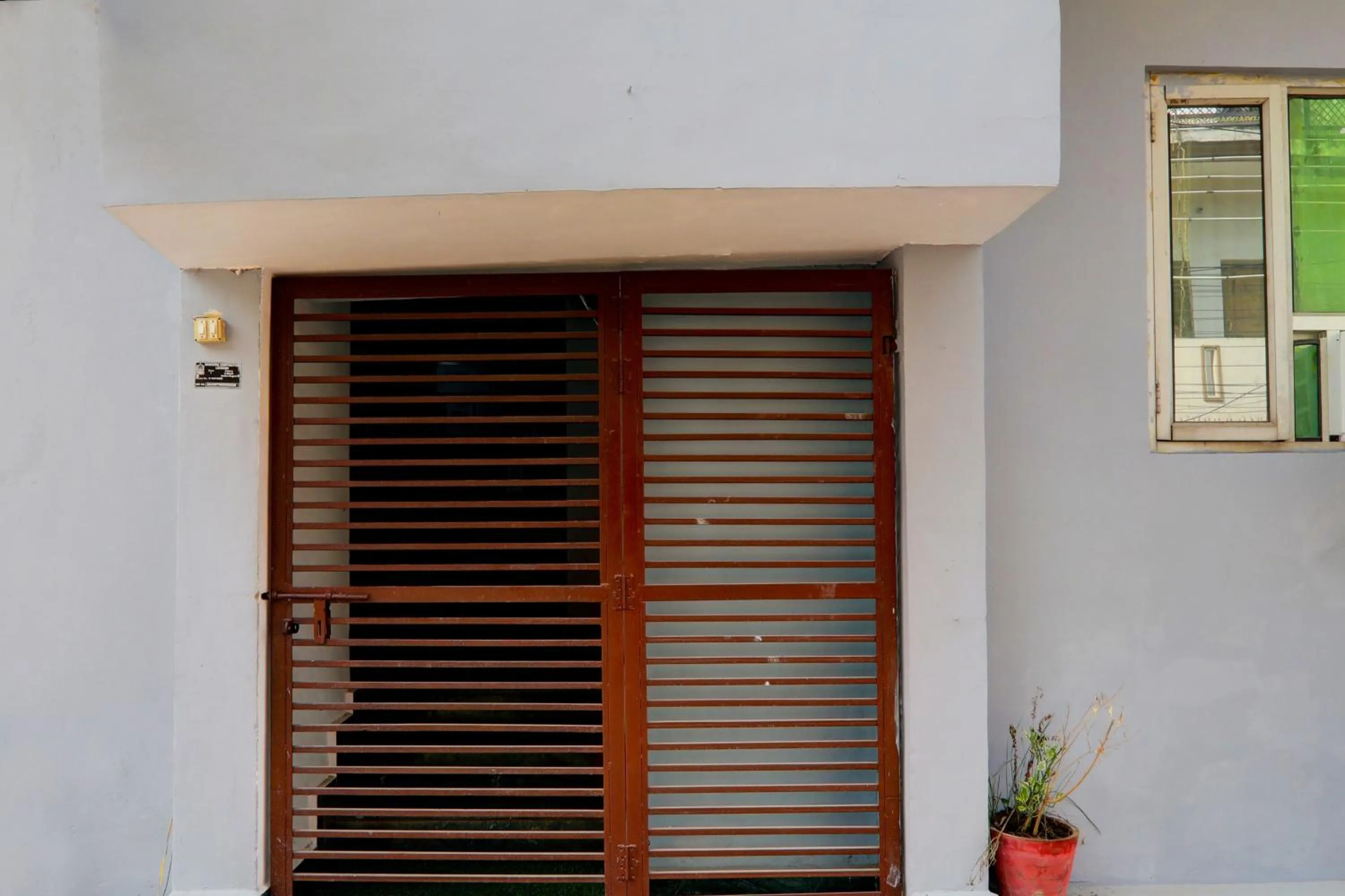 Facade/entrance in Super Hotel O Raama