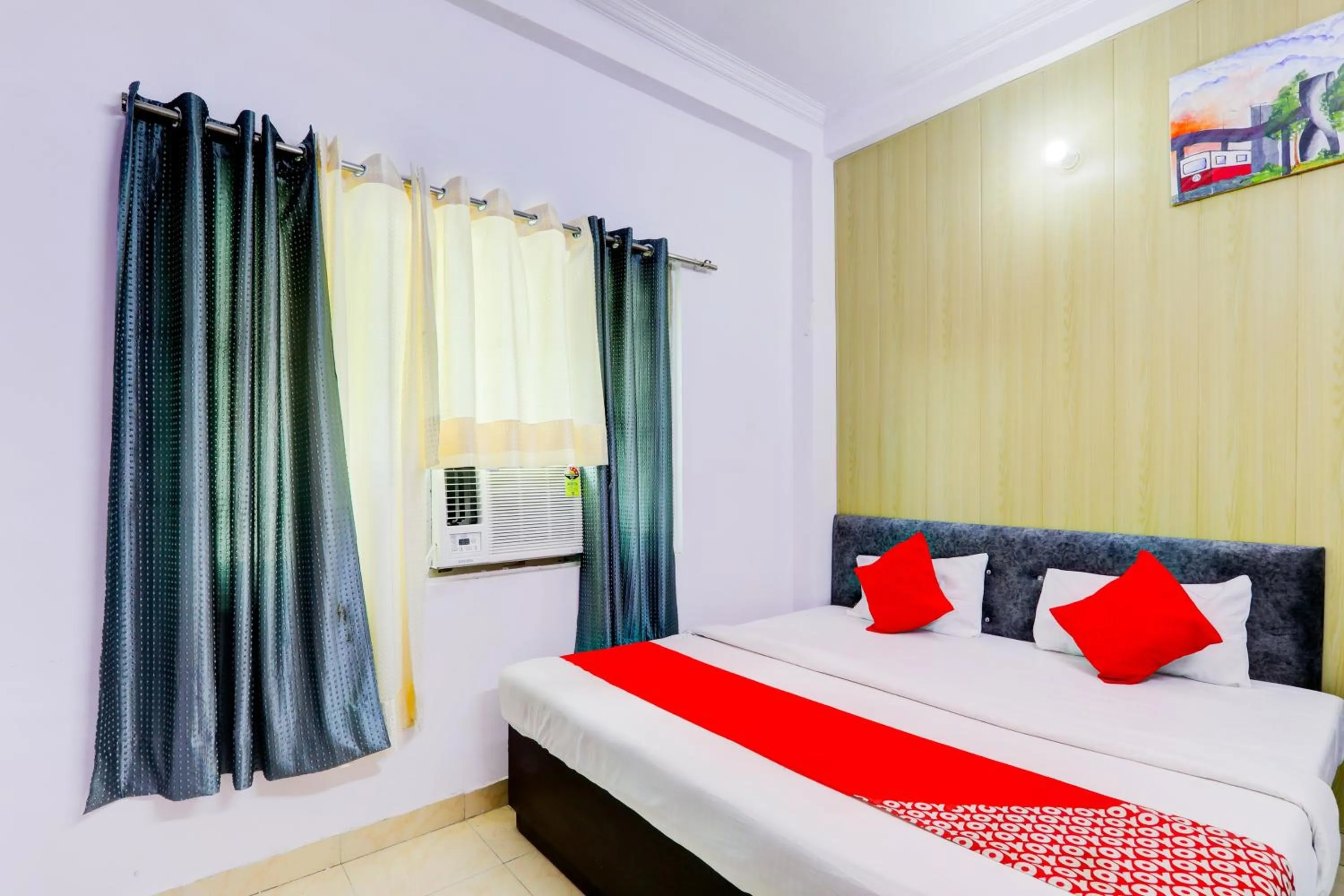 Bedroom, Bed in Super Hotel O Raama