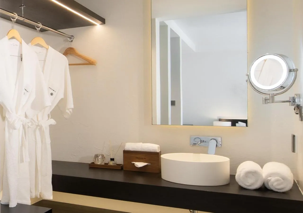 Bathroom in Arun Khiri Chiang Mai Hotel