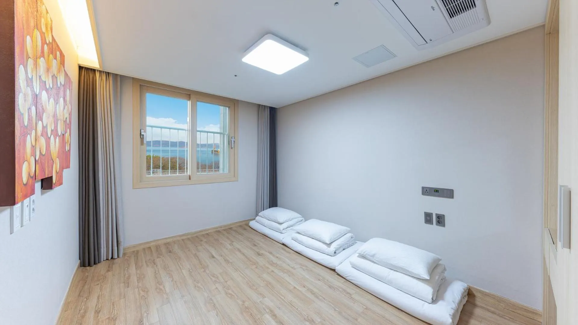 Bed in The Hotel Soo