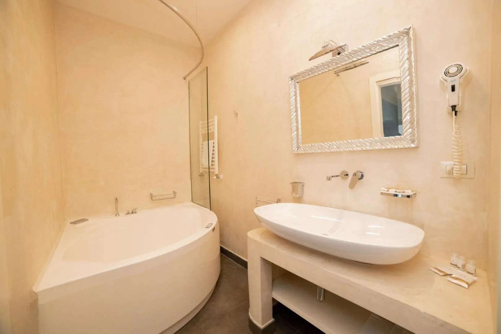 Bathroom in Al Mirador Resort