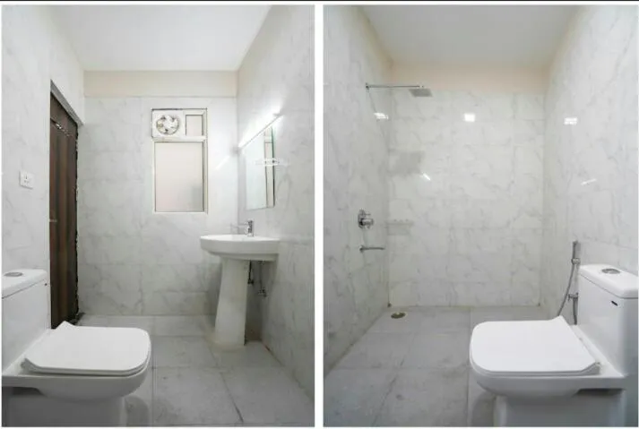 Toilet in Hotel Midtown