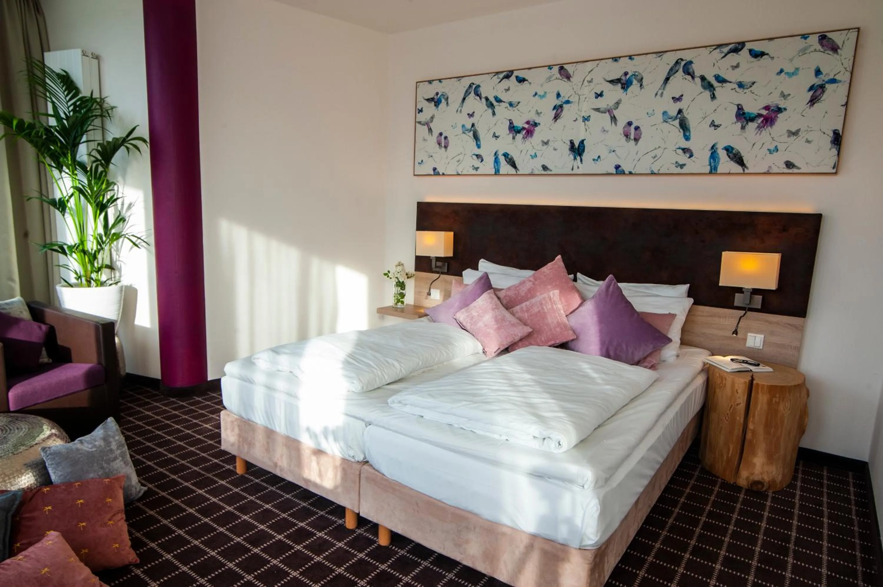 Photo of the whole room, Bed in Business Class Hotel Ebersberg