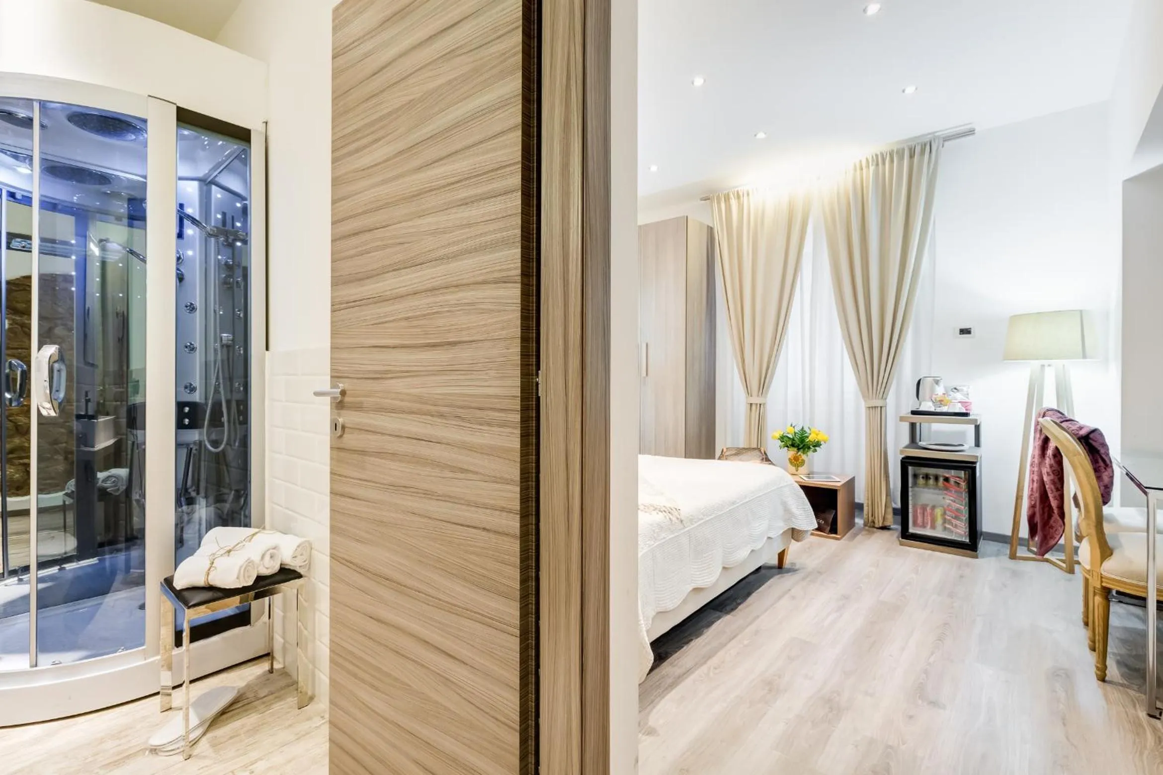 Photo of the whole room, Bed in Relais Colonna