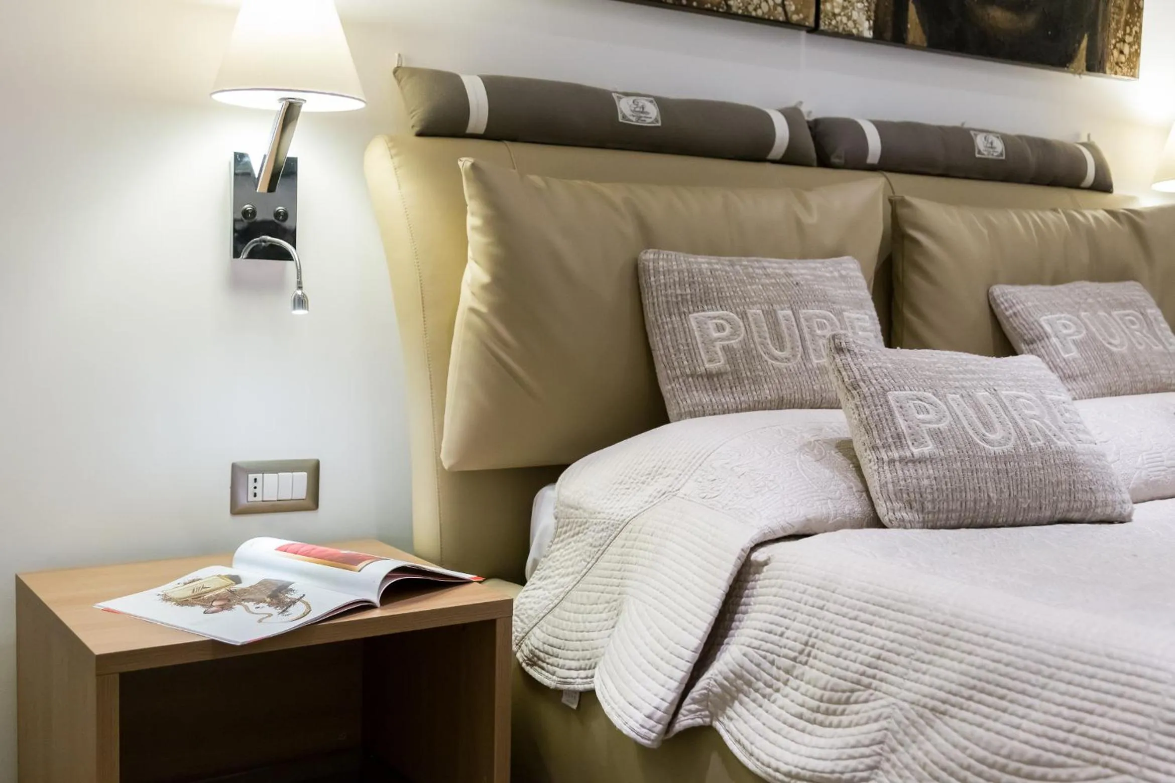 Decorative detail, Bed in Relais Colonna