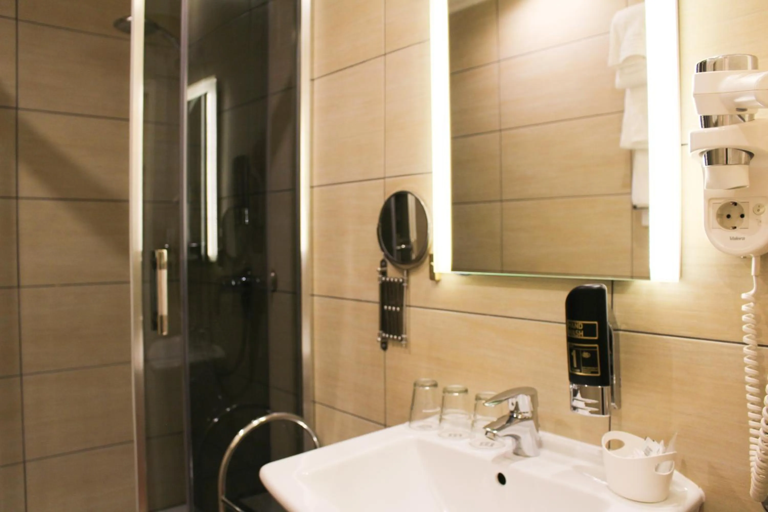 Bathroom in City Pension Stephansplatz I Self Check In