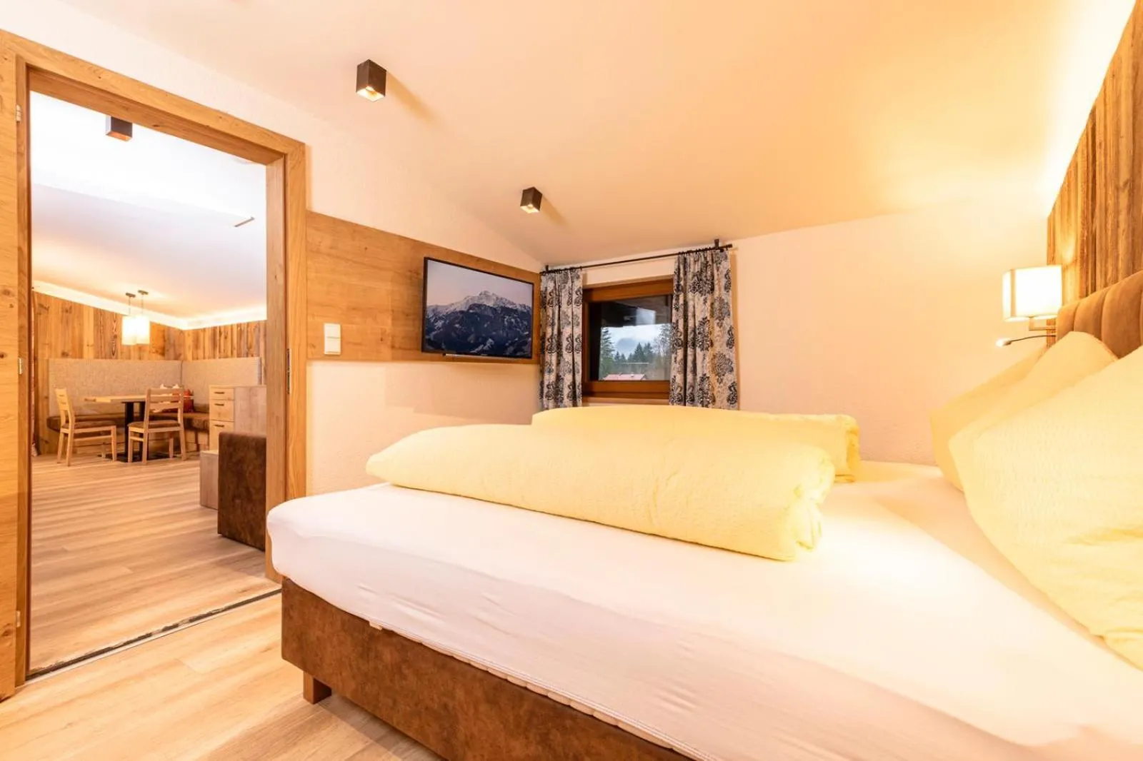Photo of the whole room, Bed in Appartements Schrambacherhof