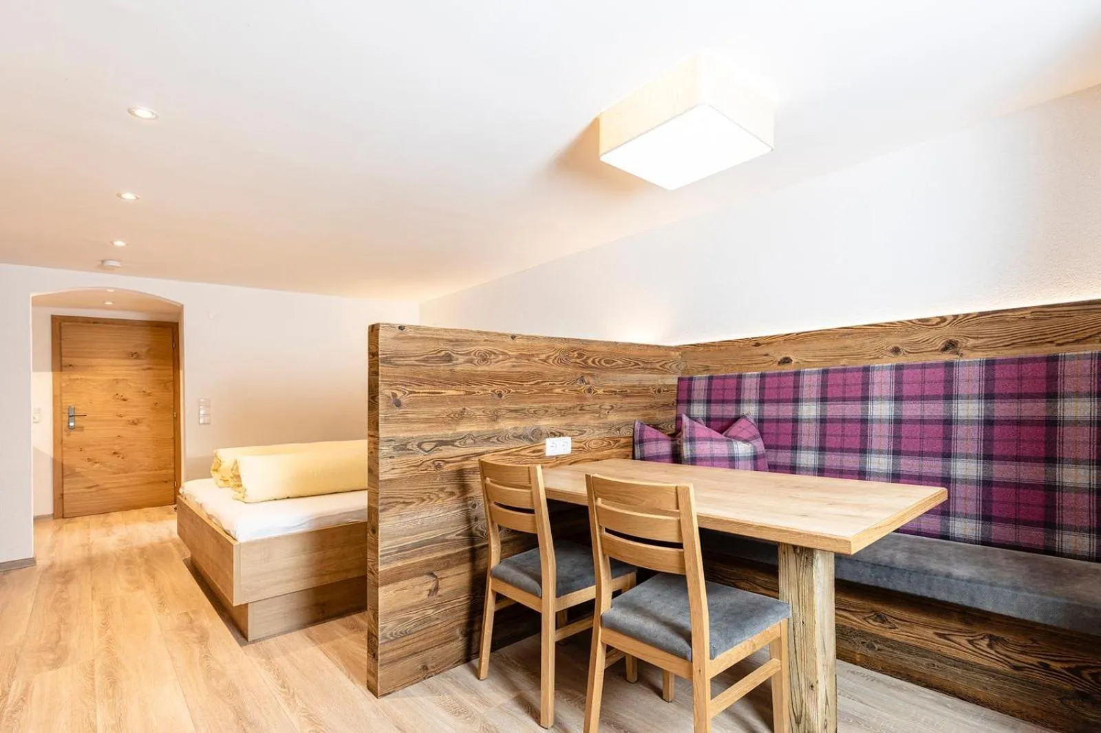 Photo of the whole room, Bed in Appartements Schrambacherhof