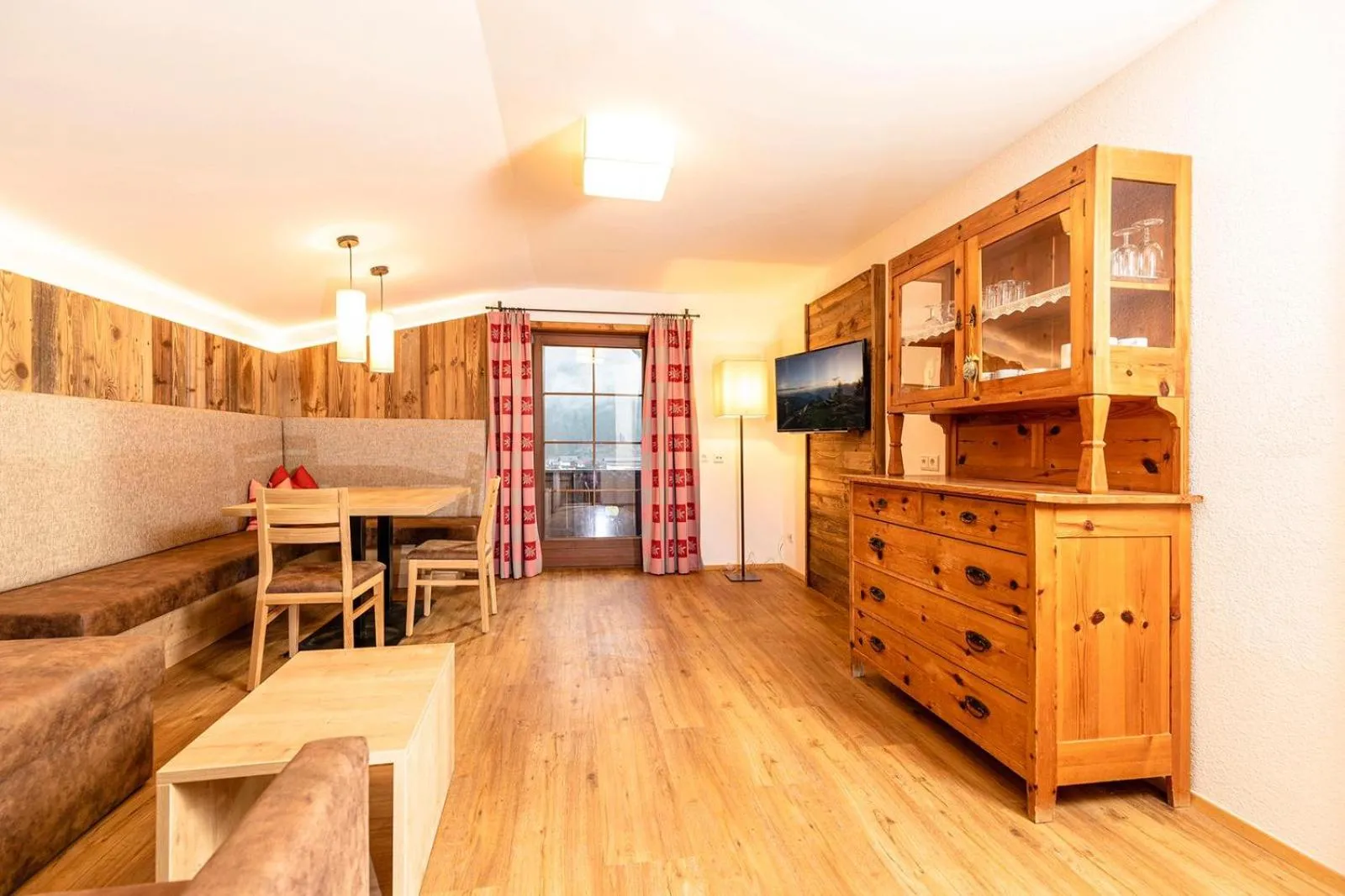Communal lounge/ TV room in Appartements Schrambacherhof