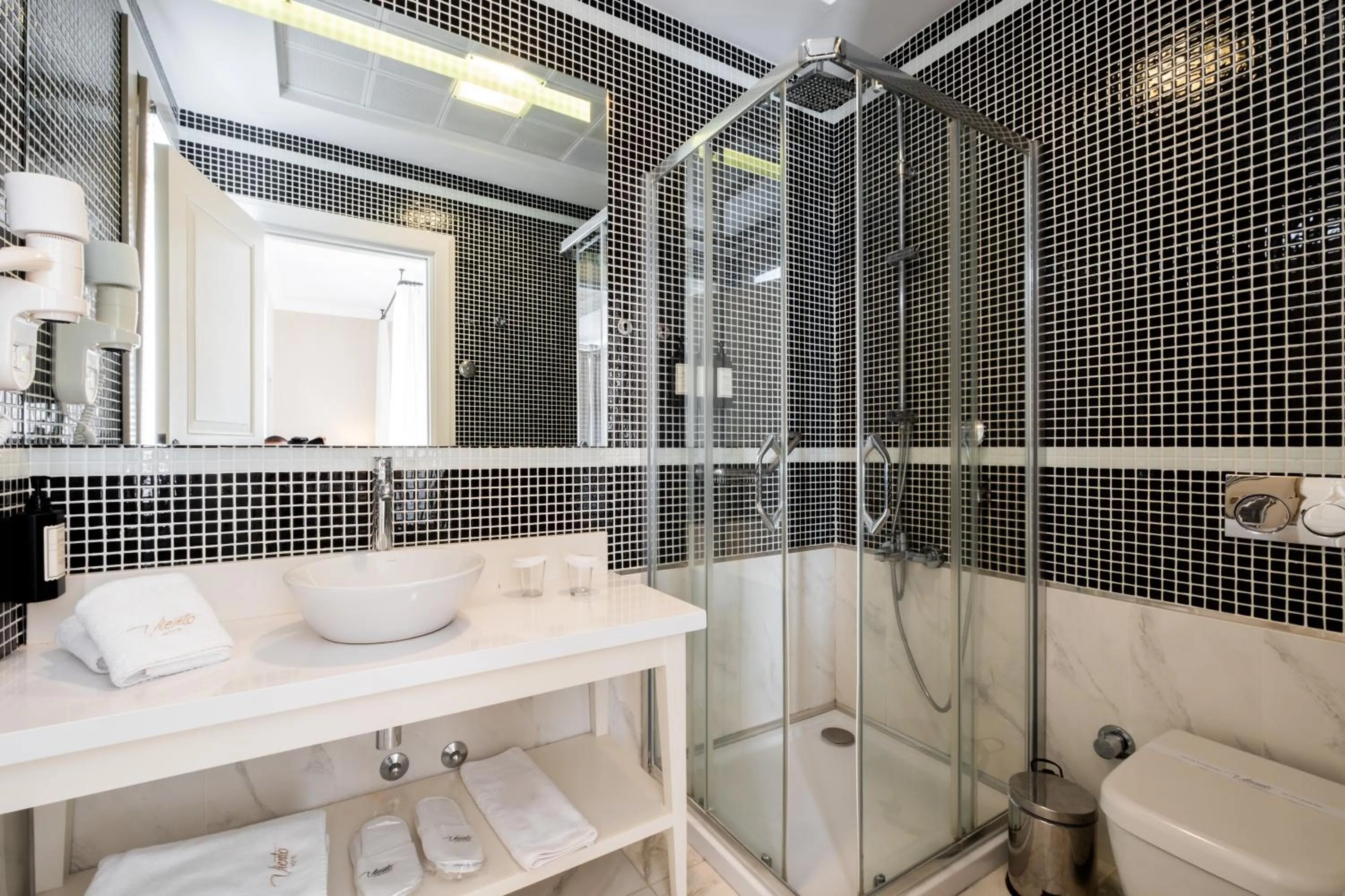 Shower in Viento Alacati Hotel