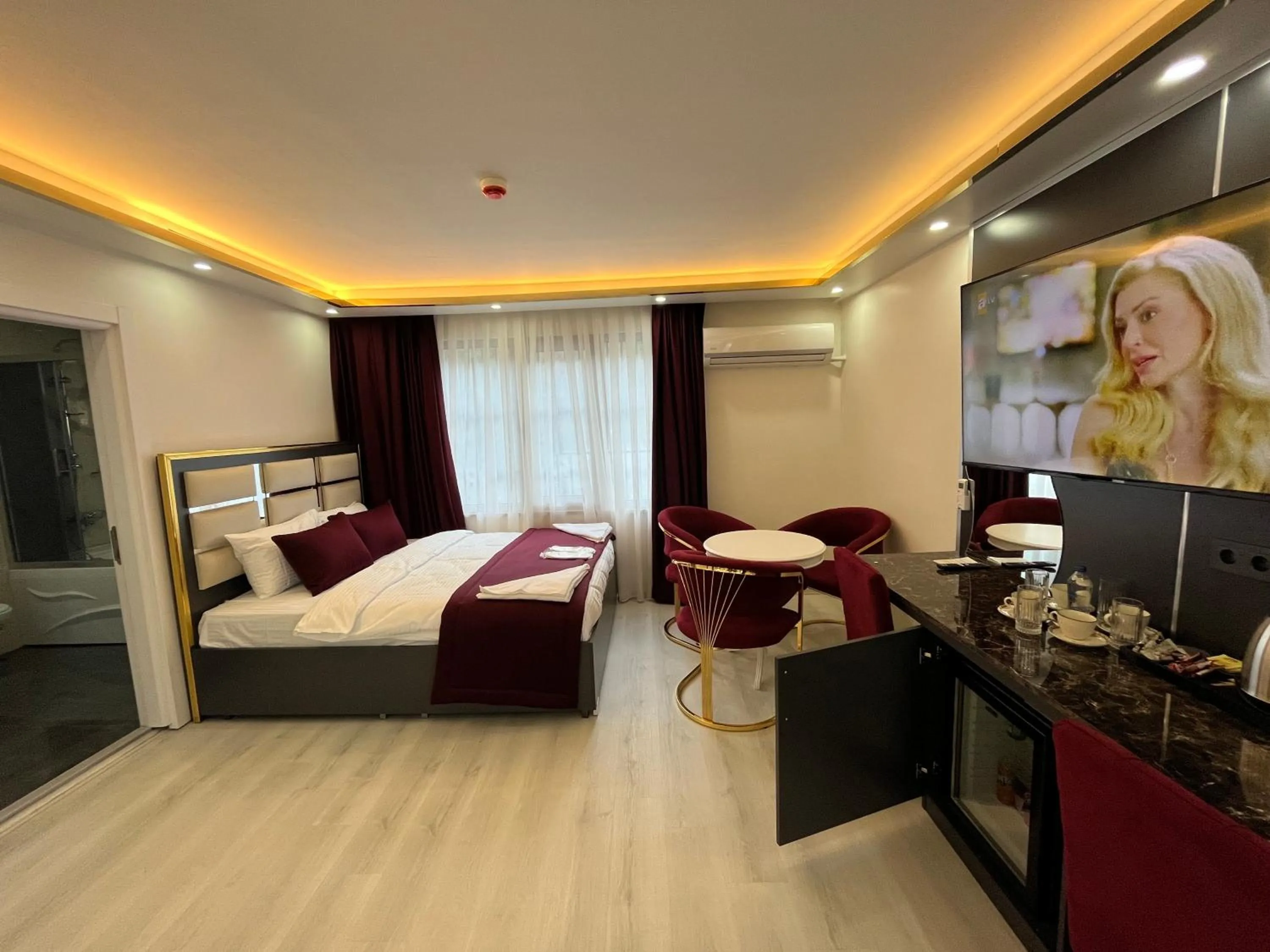 Bed in Lale Sultan Hotel