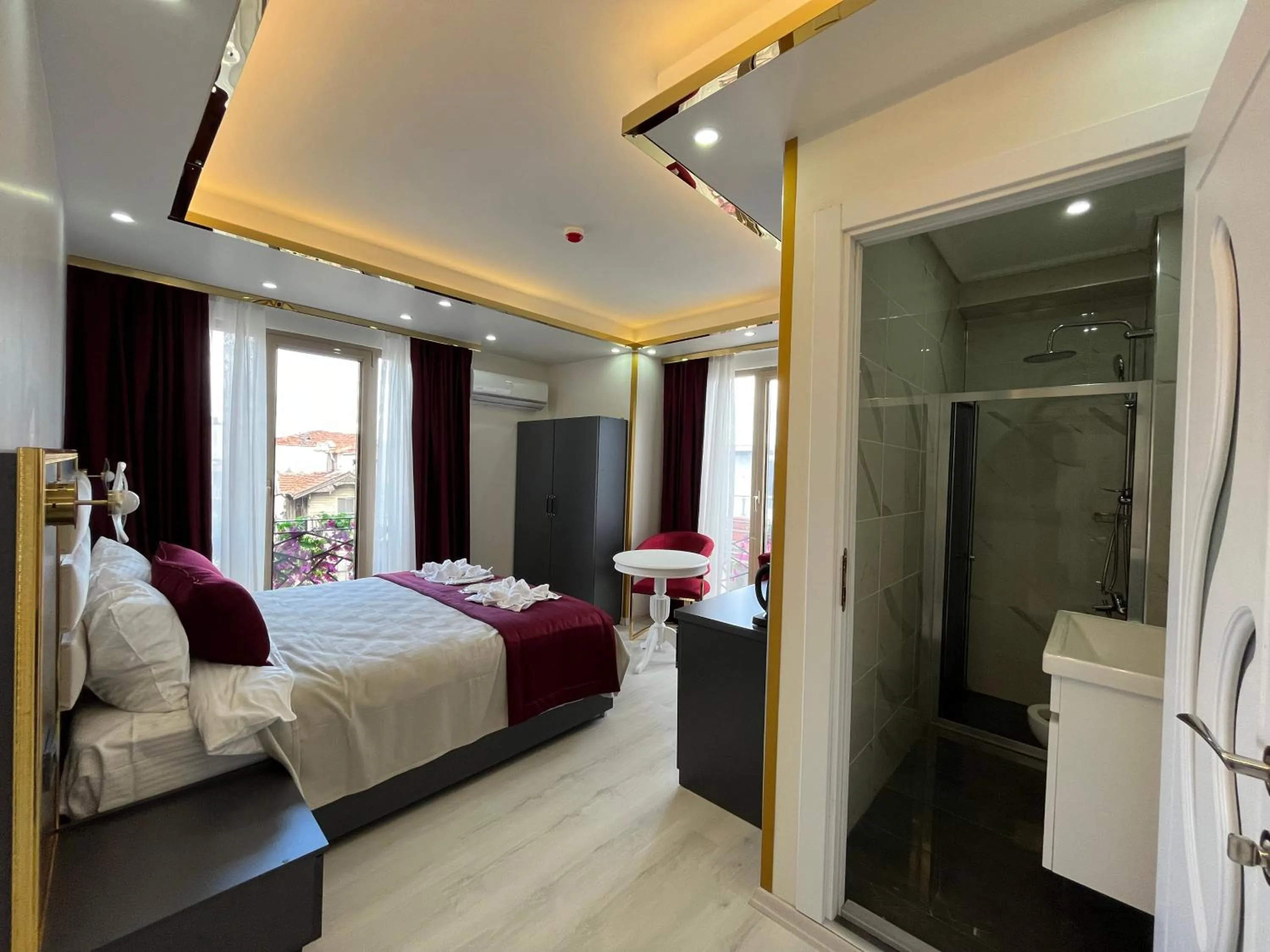 Bed in Lale Sultan Hotel