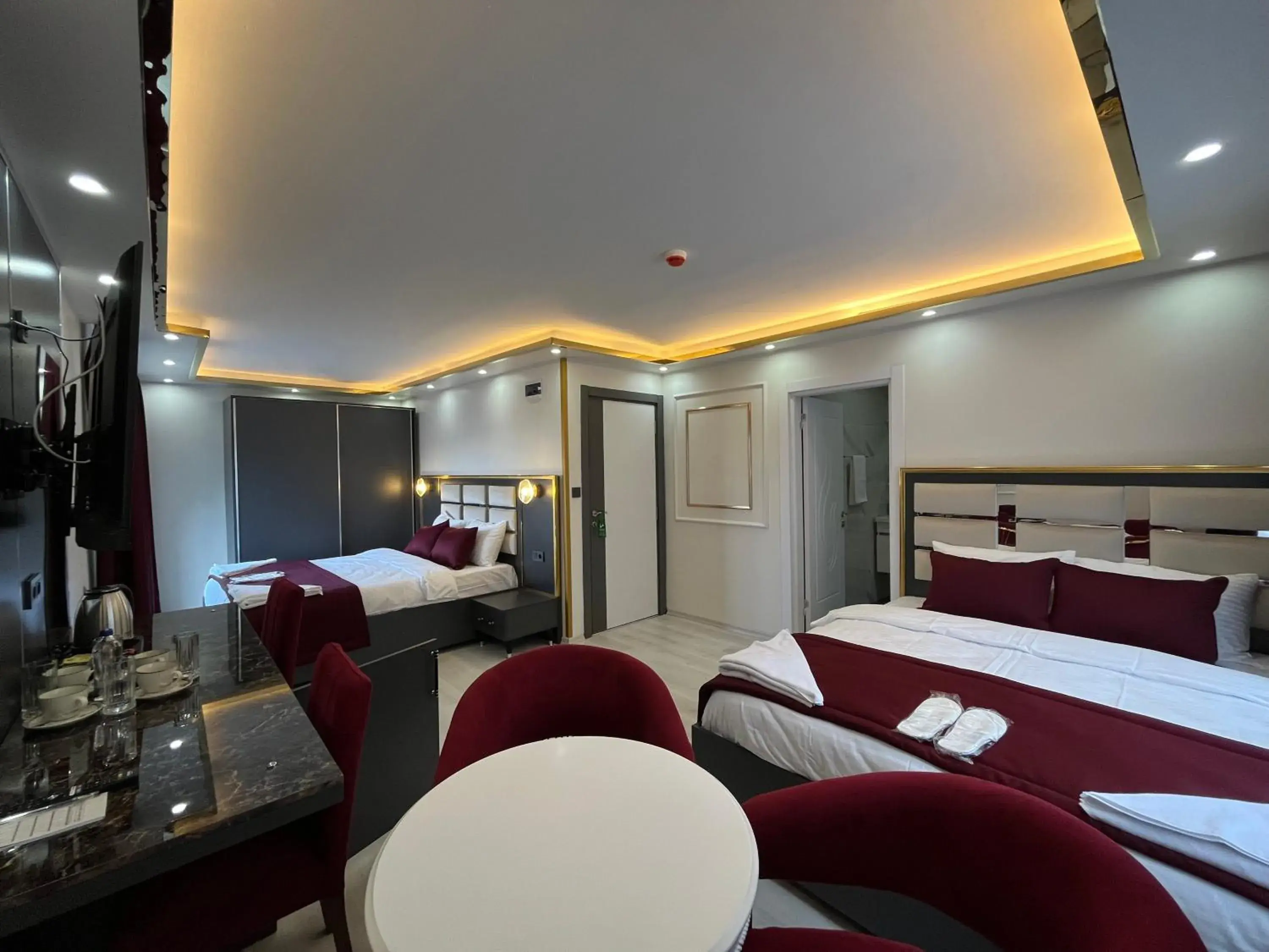 Superior Quadruple Room in Lale Sultan Hotel Superior Quadruple Room in Lale Sultan Hotel