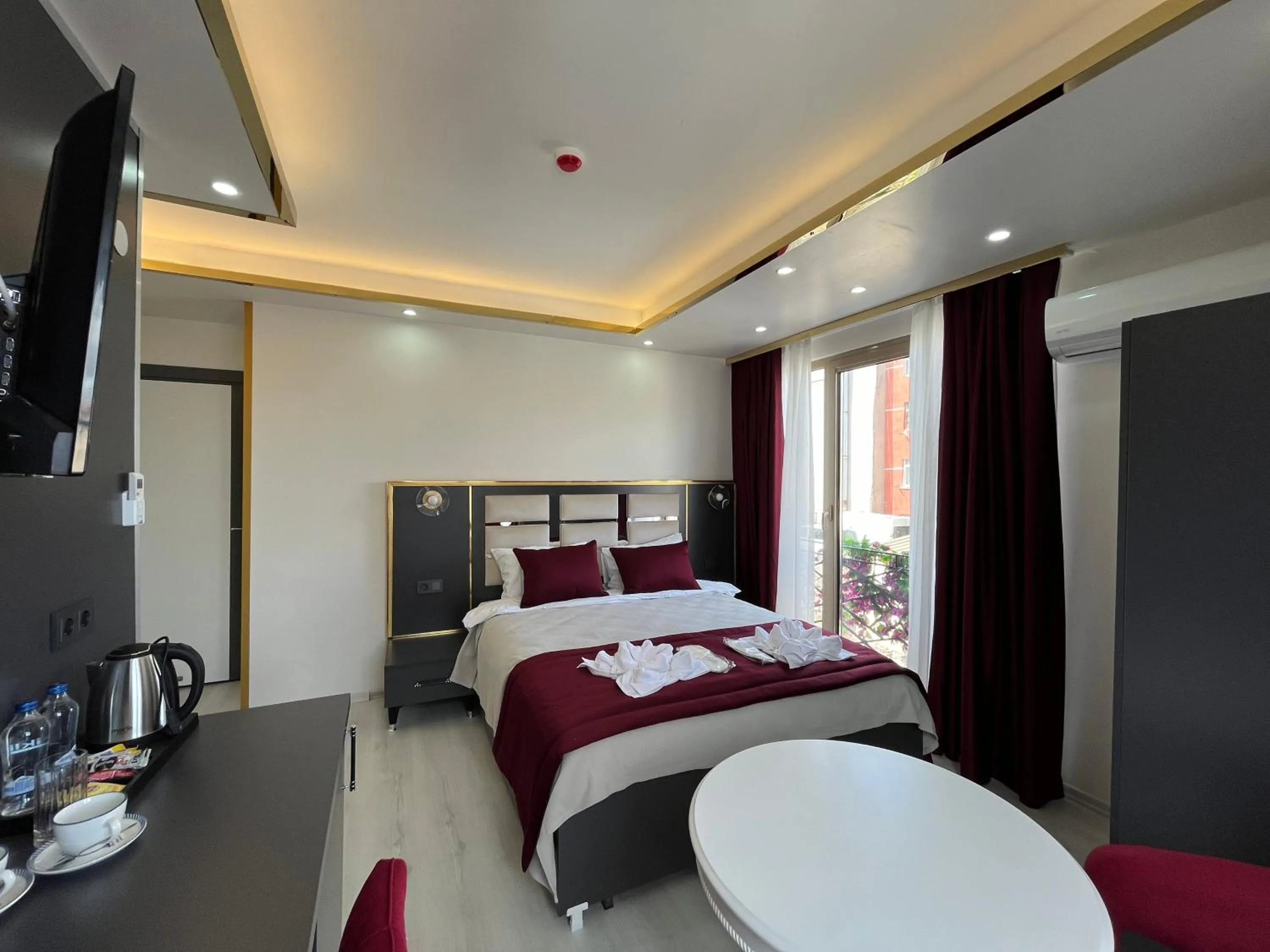 Bed in Lale Sultan Hotel