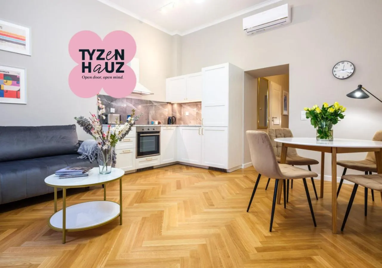 Kitchen or kitchenette in Tyzenhauz Suites Topolowa