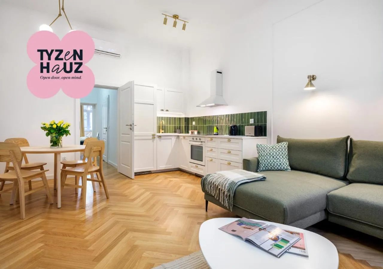 Kitchen or kitchenette in Tyzenhauz Suites Topolowa