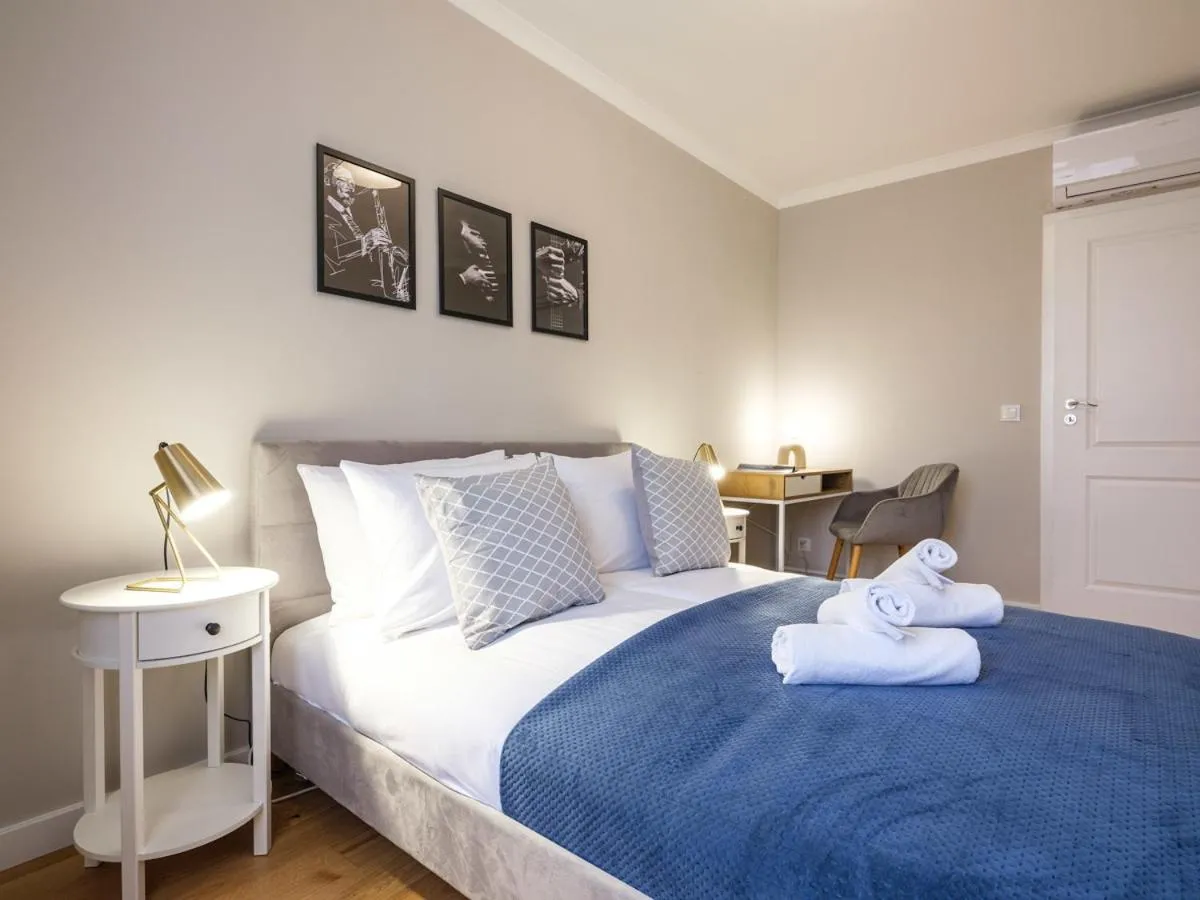 Bed in Tyzenhauz Suites Topolowa