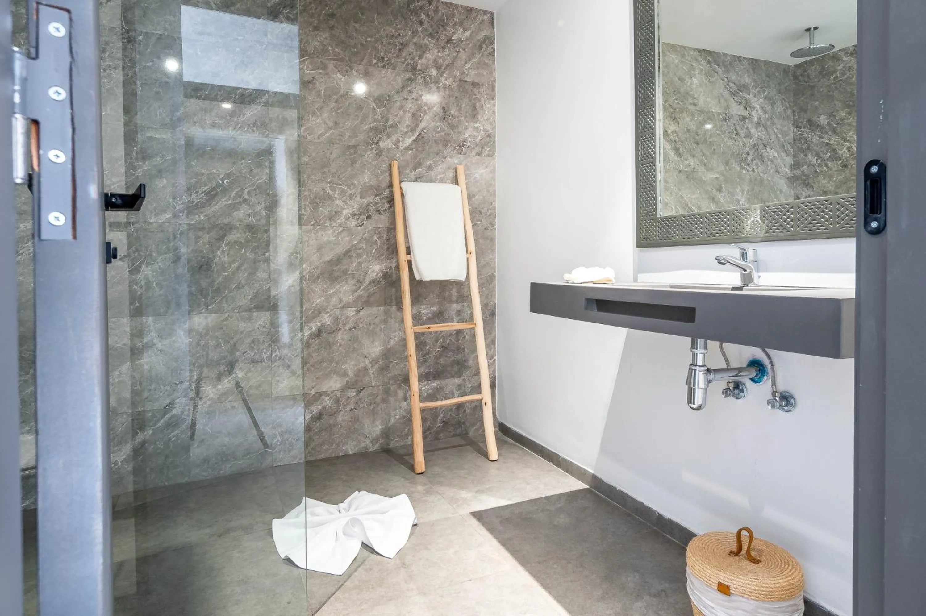 Shower in Fashion Boutique Hotel