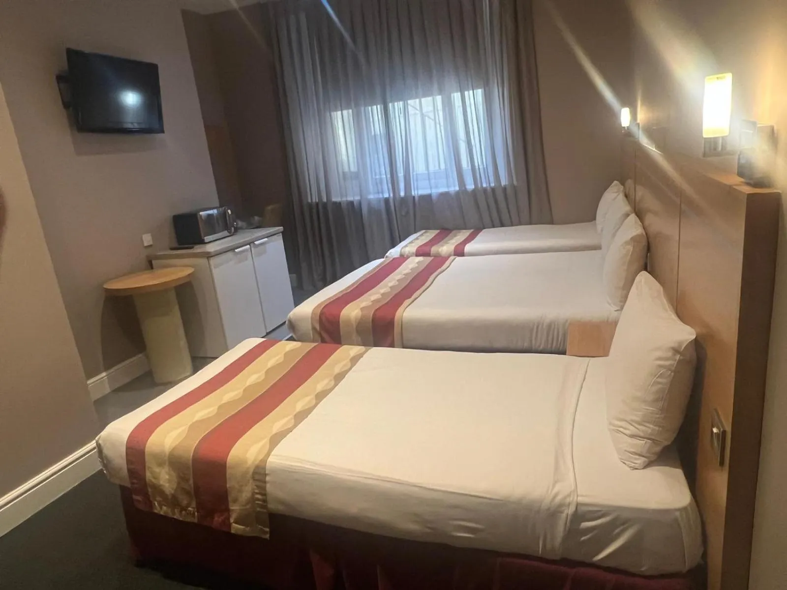 Bed in Queens Park Premier London Hyde Park