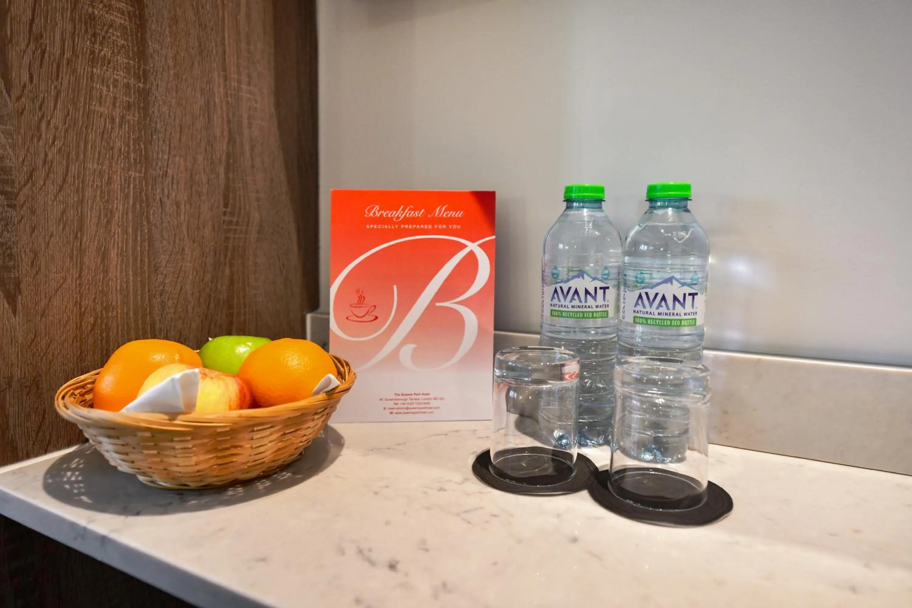 Food and drinks in Queens Park Premier London Hyde Park