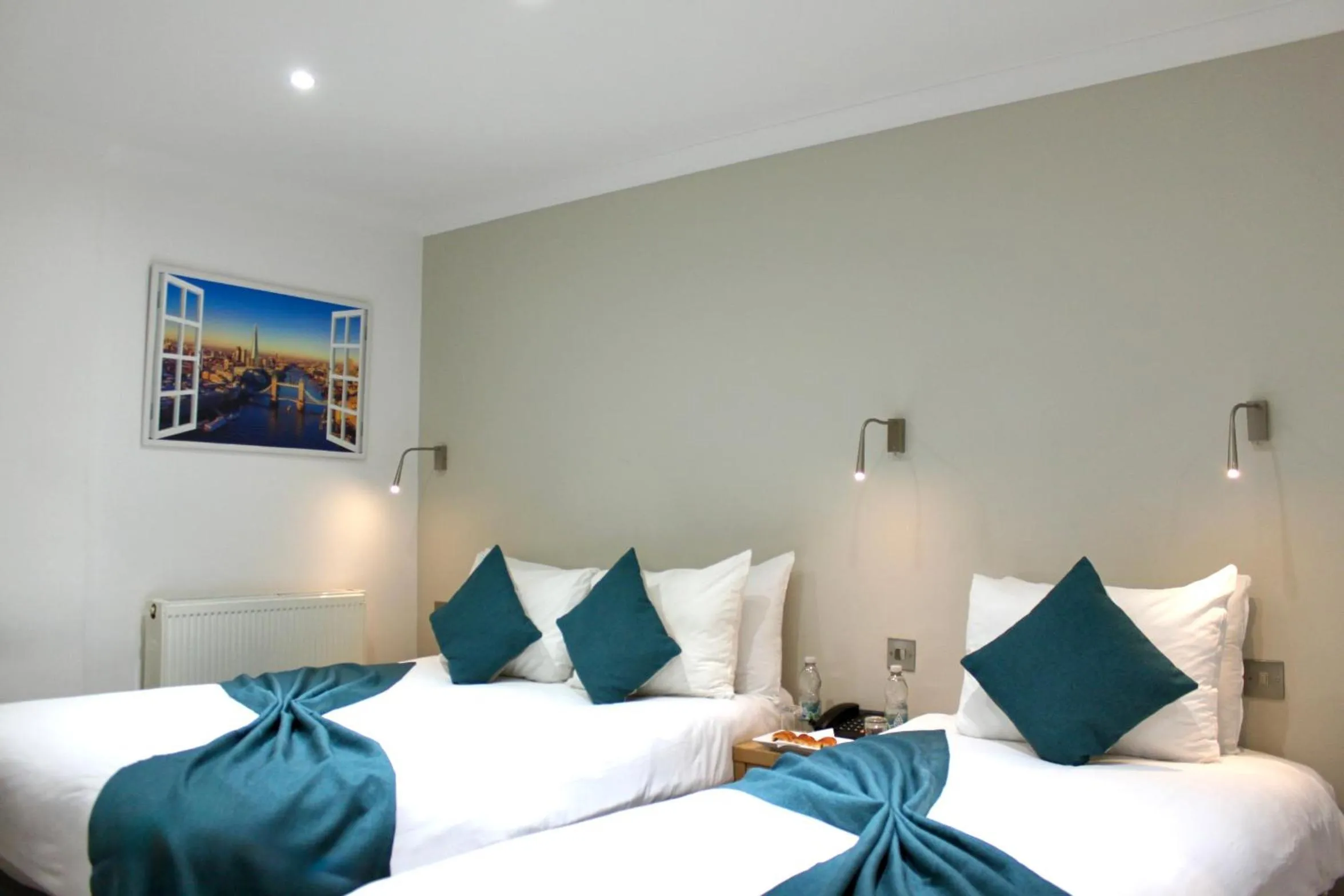 Bedroom, Bed in Queens Park Premier London Hyde Park