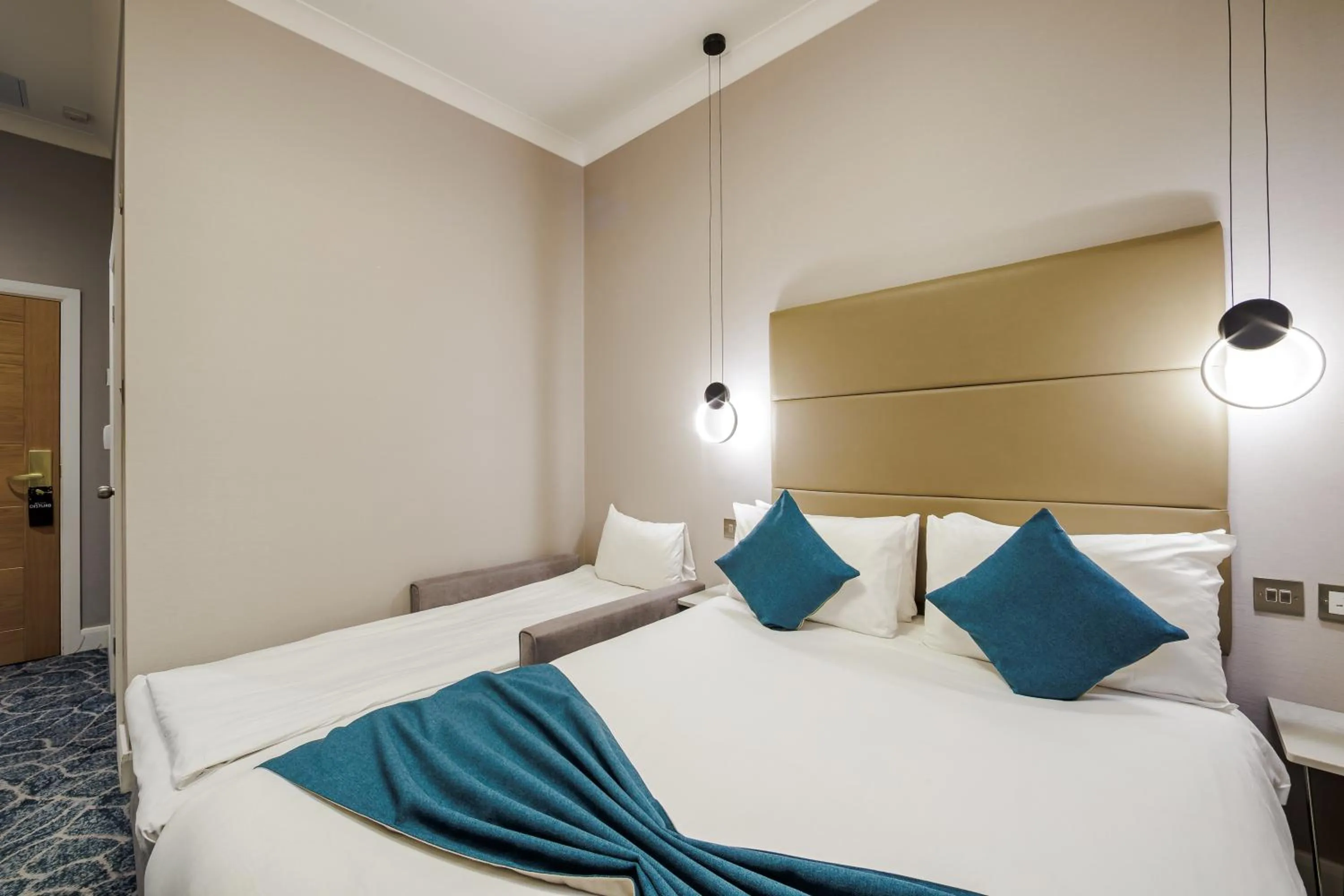 Bed in Queens Park Premier London Hyde Park