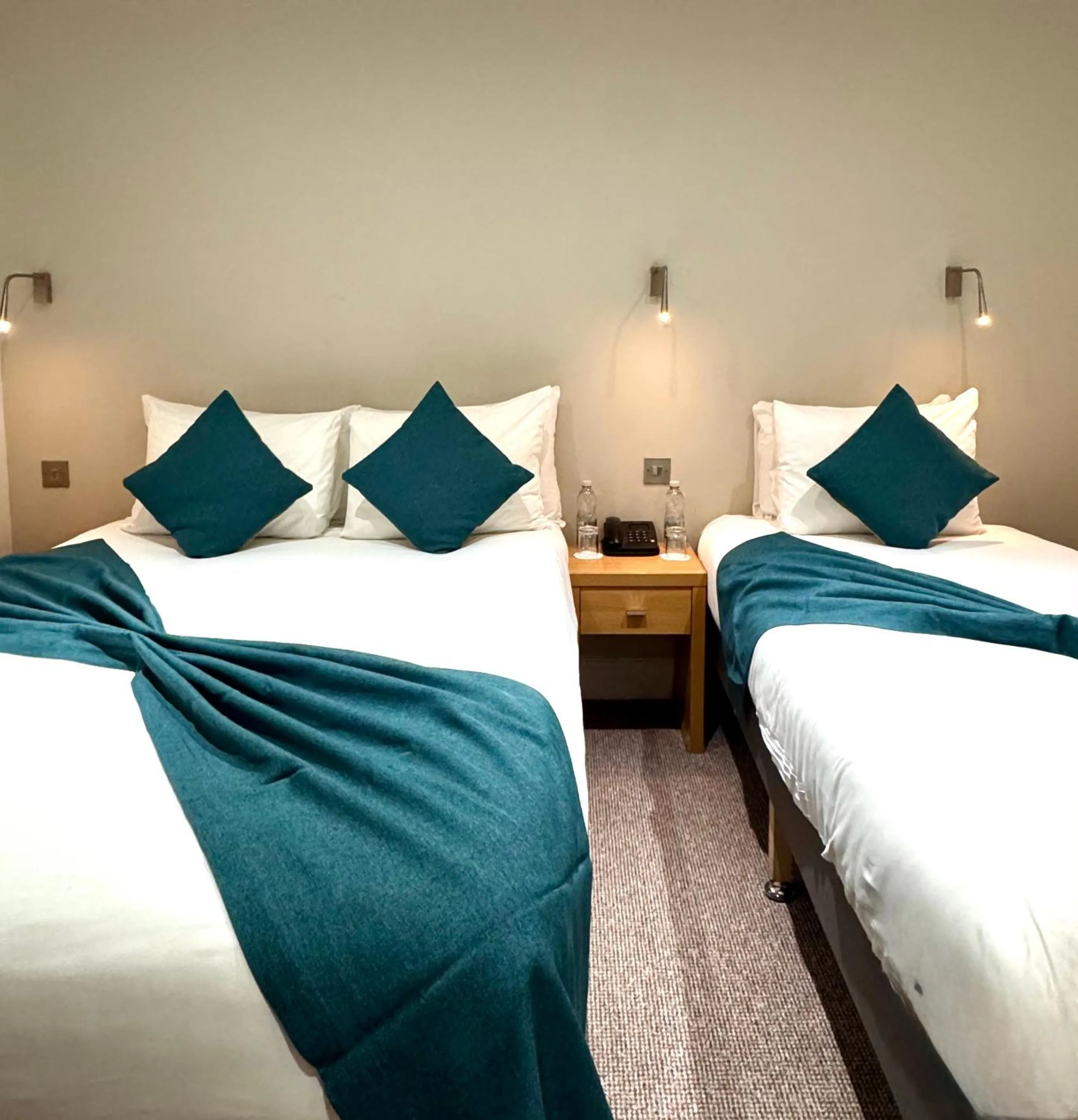 Bedroom, Bed in Queens Park Premier London Hyde Park