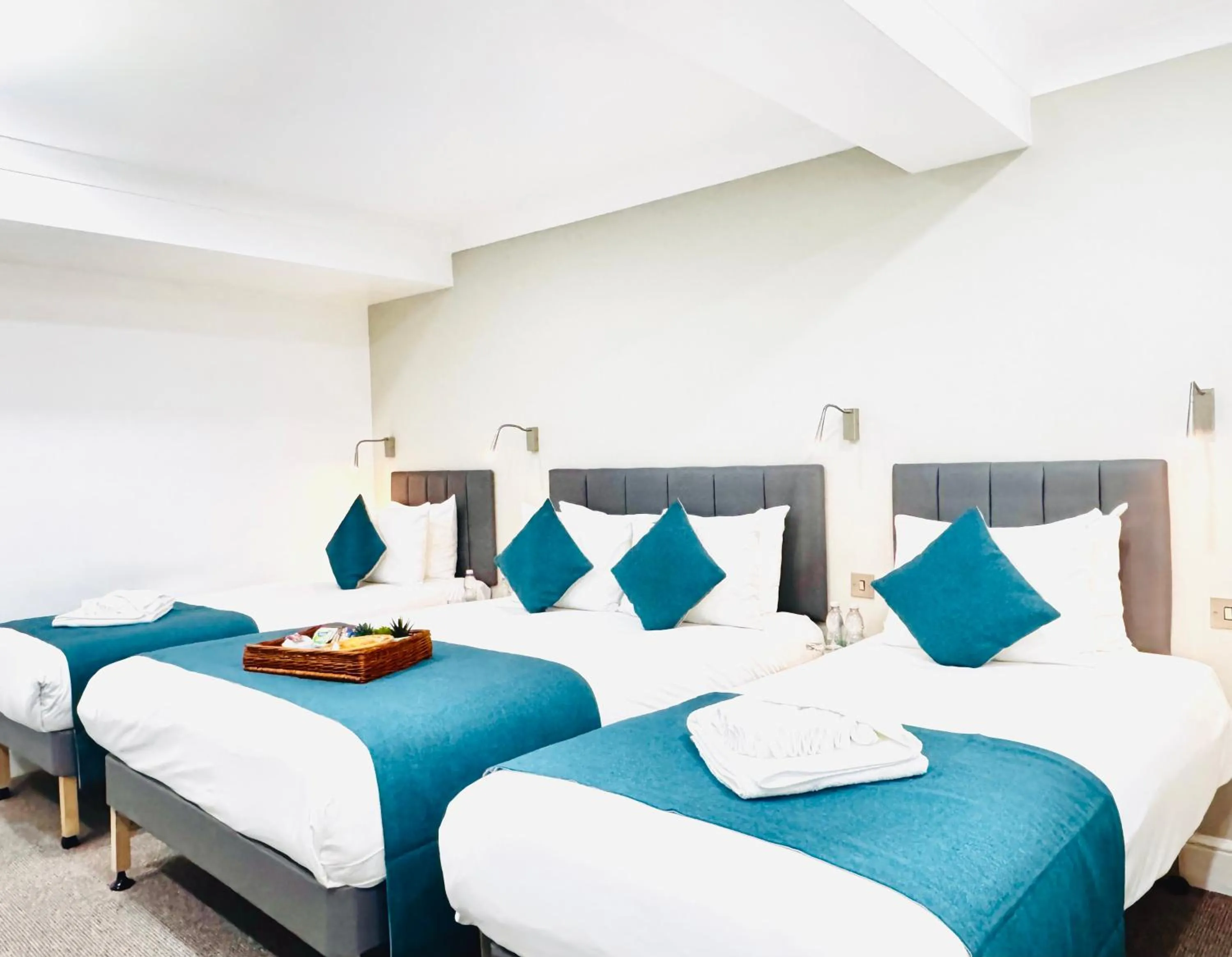 Bedroom, Bed in Queens Park Premier London Hyde Park