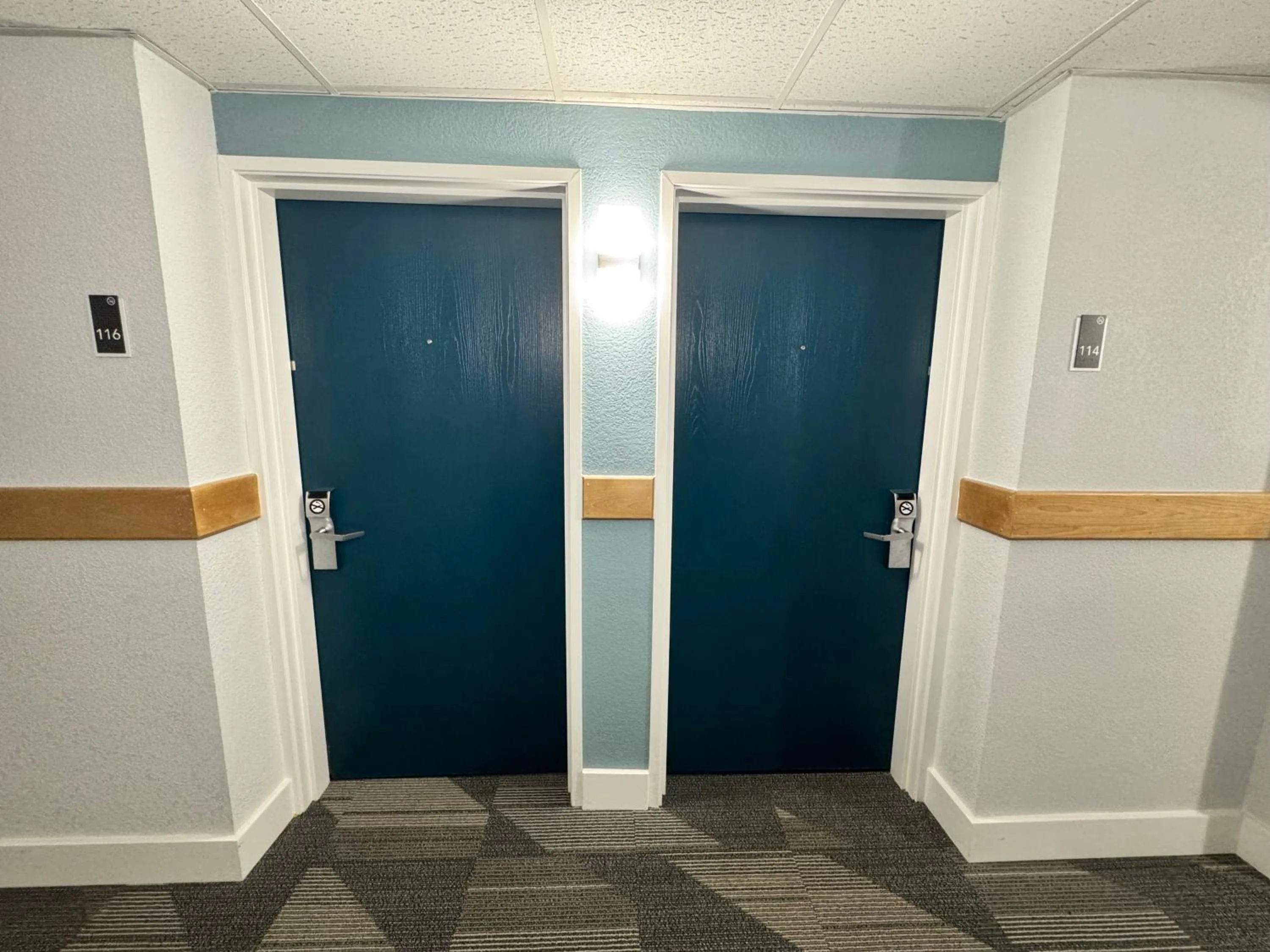 Property building in Studio 6 Suites East Syracuse Airport