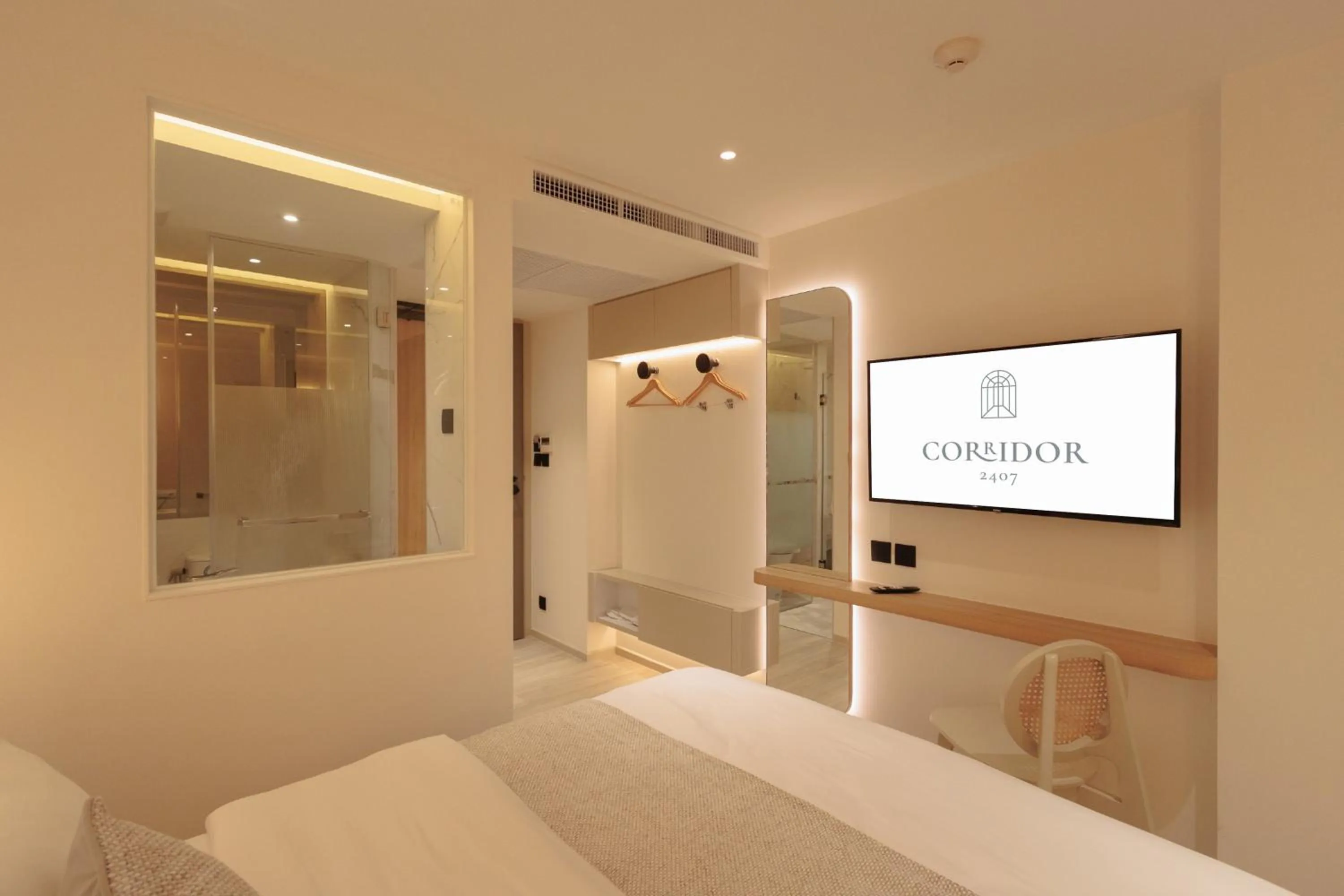 Bed in CORRIDOR 2407