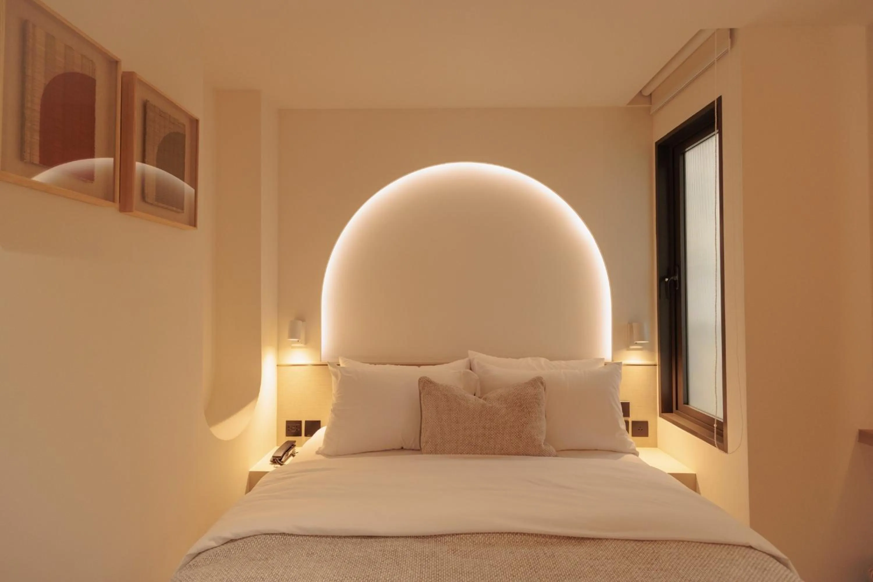 Bed in CORRIDOR 2407