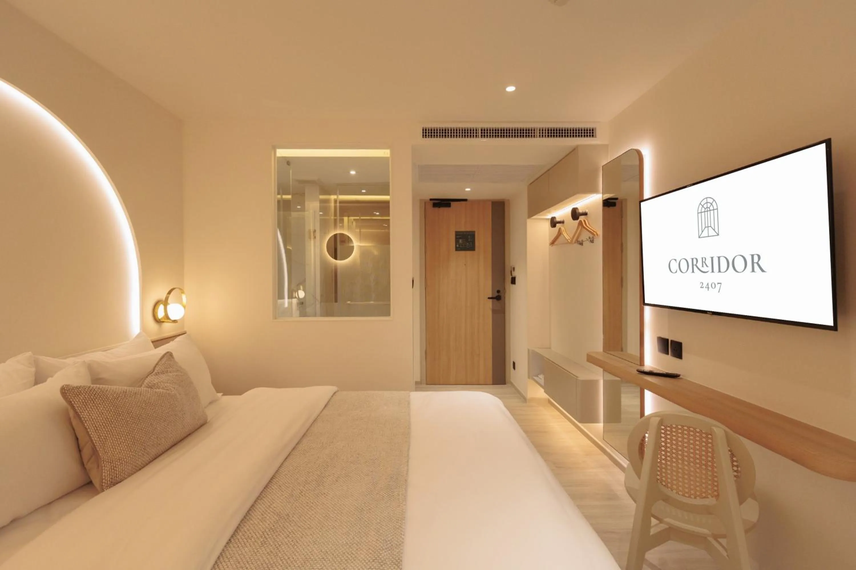 Bed in CORRIDOR 2407