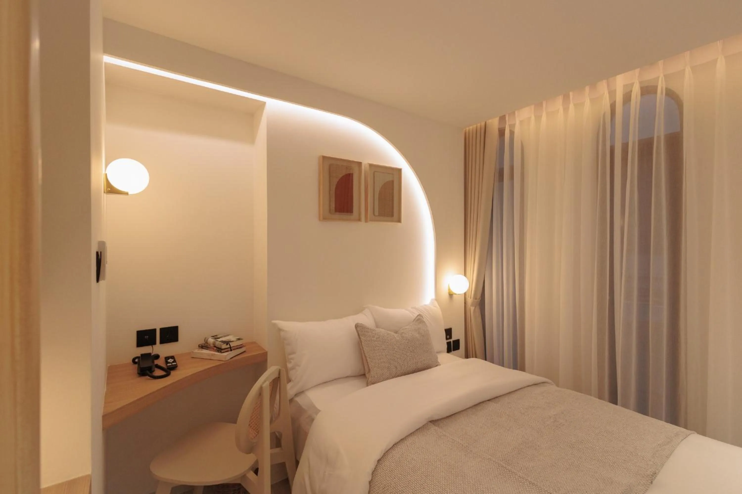 Photo of the whole room, Bed in CORRIDOR 2407