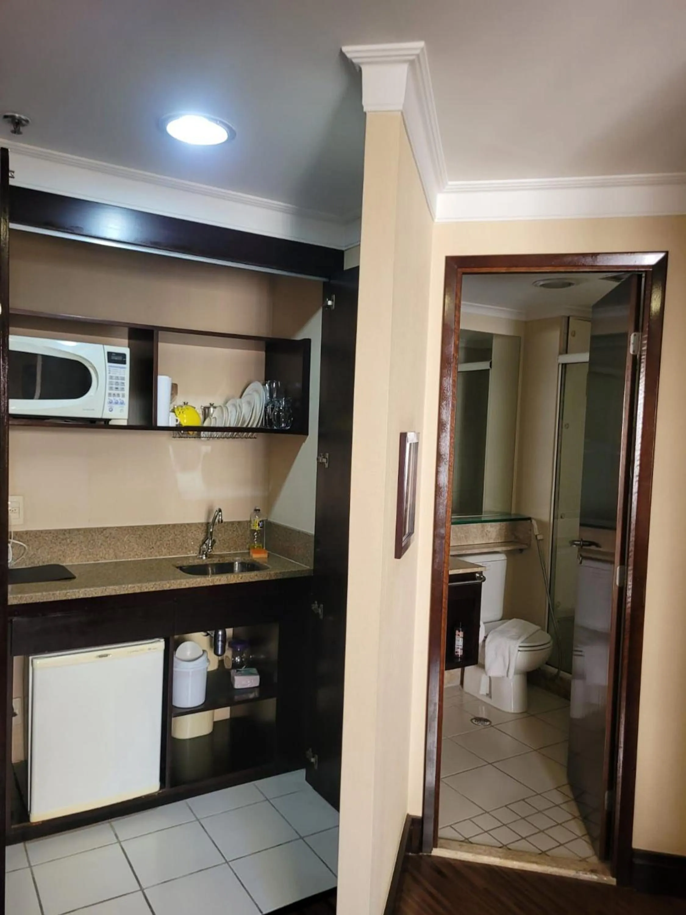 Bathroom in Elegant Flat Internacional Plaza-Garagem e Piscina