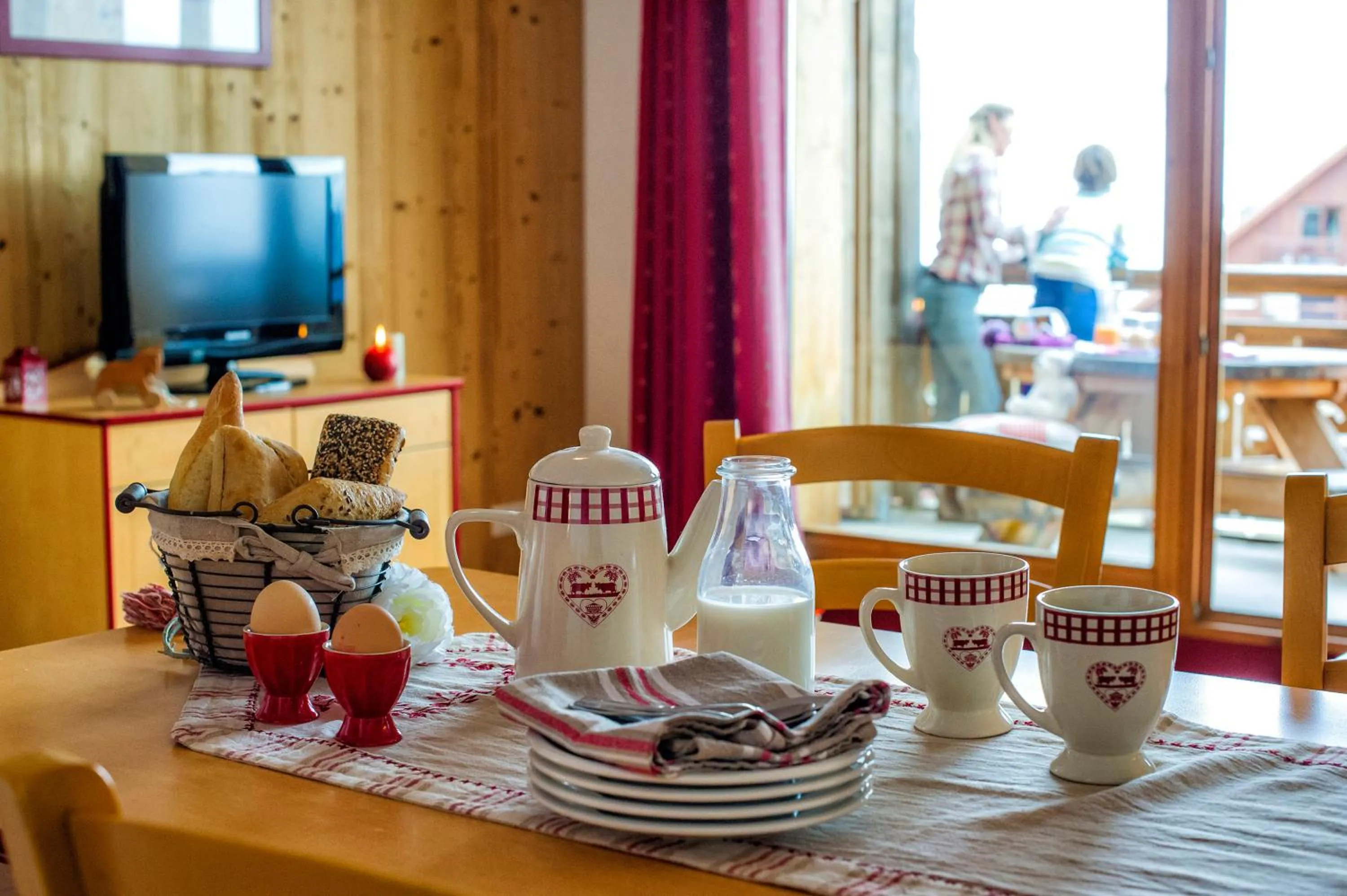 Three-Bedroom Apartment in Résidence Goélia Les 4 Vallées