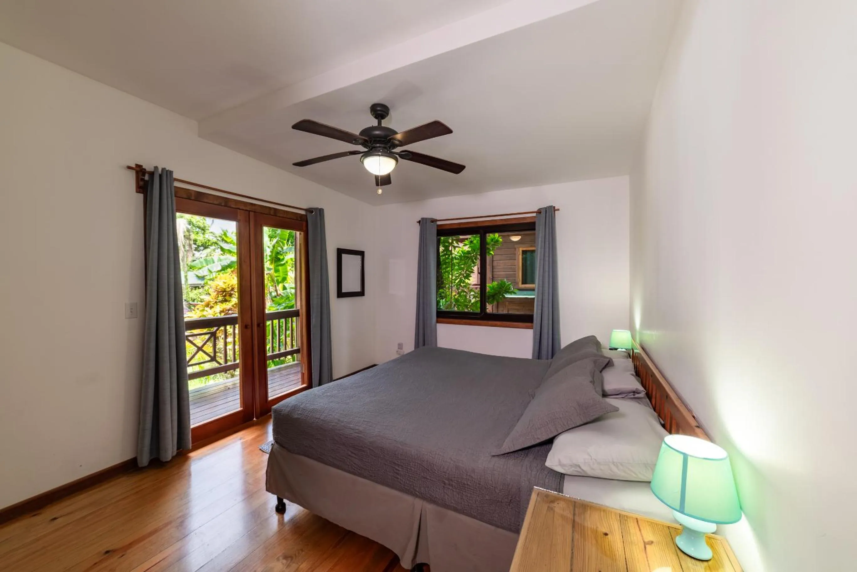 Bedroom, Bed in Cocolobo Resort