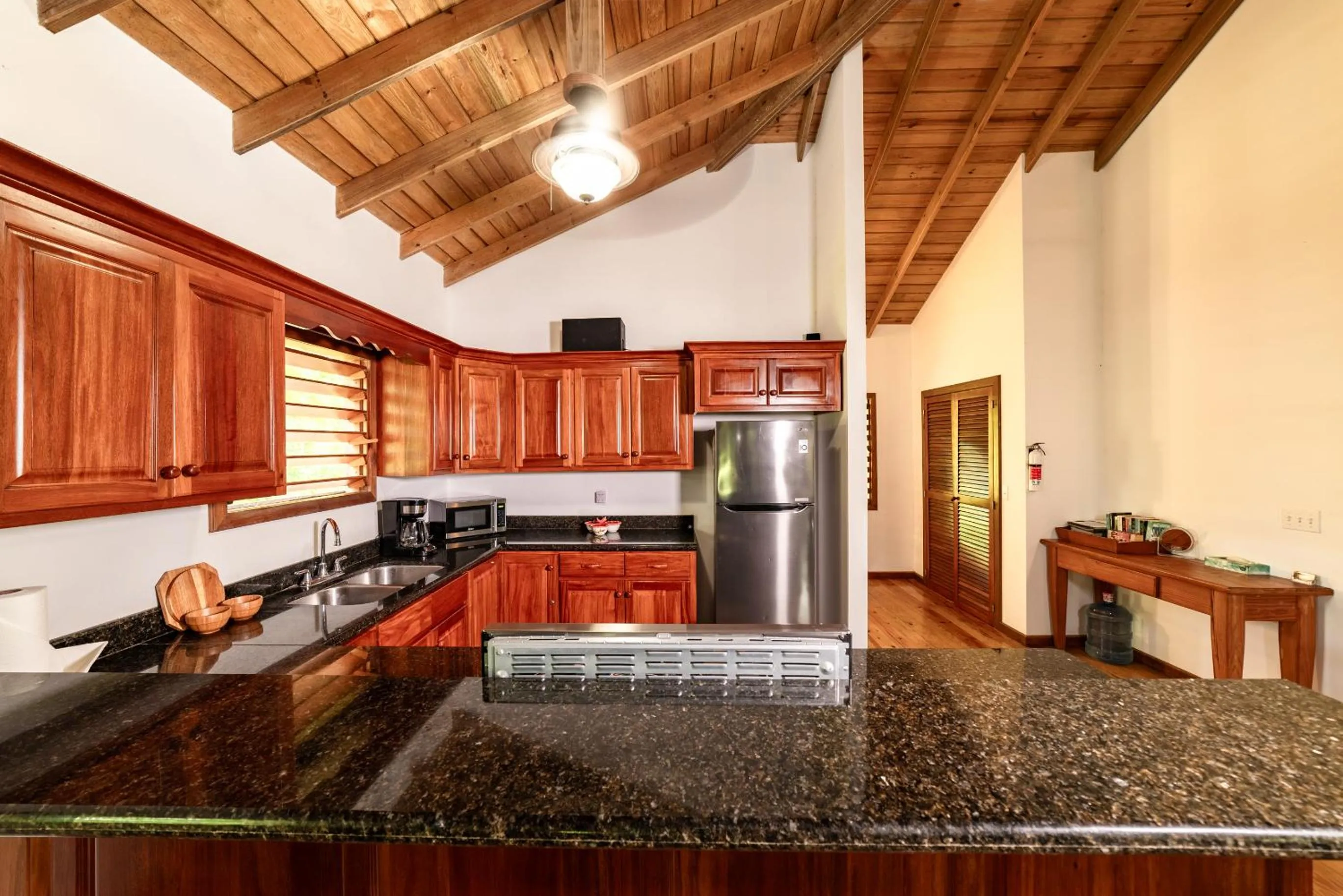 kitchen in Cocolobo Resort