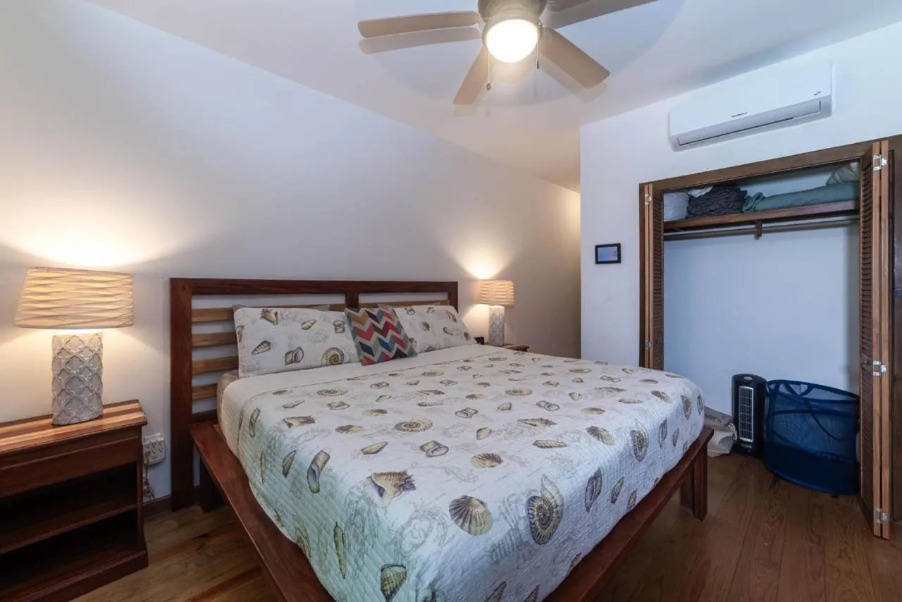 Bedroom, Bed in Cocolobo Resort