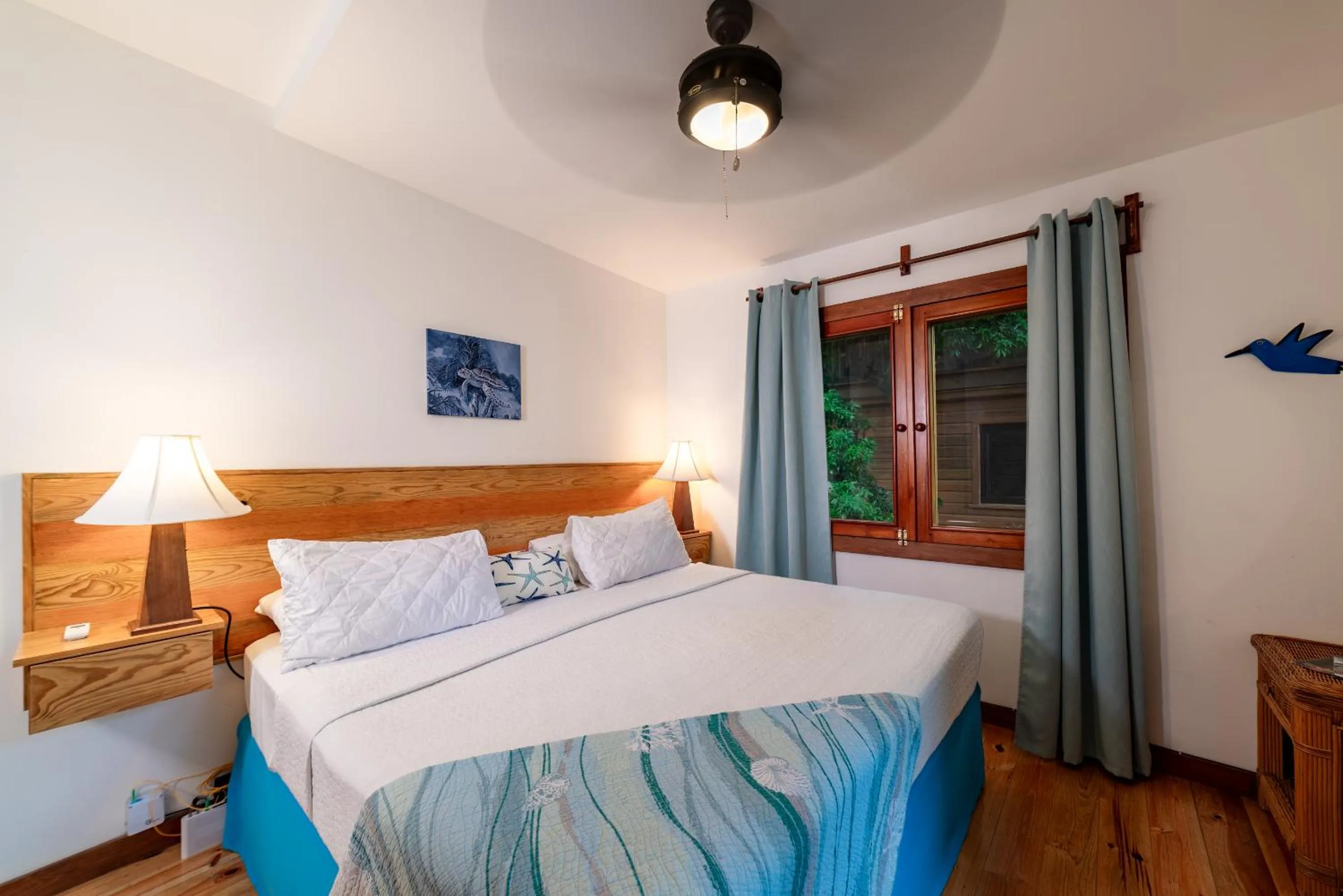 Bedroom, Bed in Cocolobo Resort