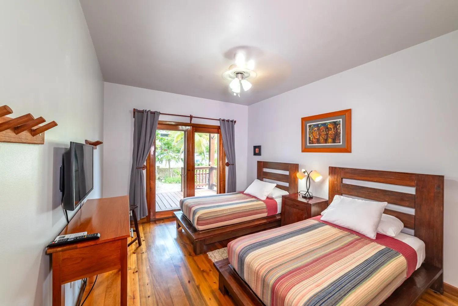 Bedroom, Bed in Cocolobo Resort