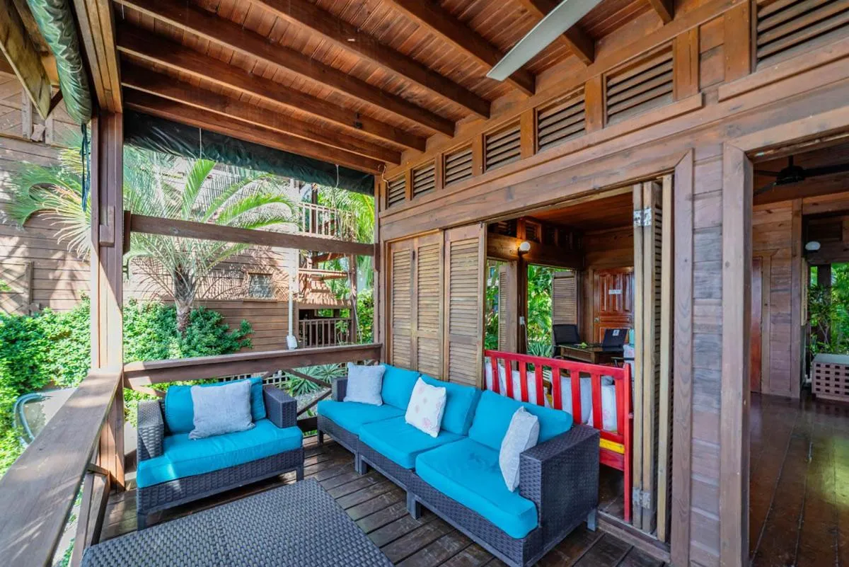 Seating area in Cocolobo Resort