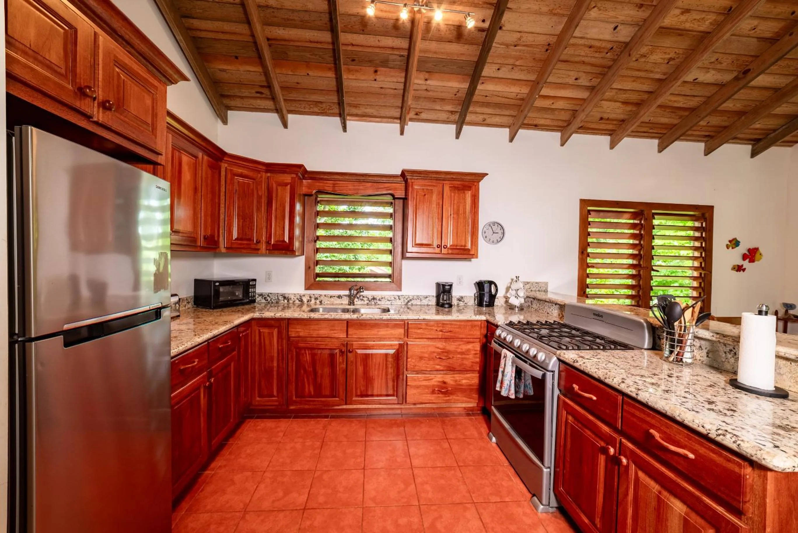 kitchen in Cocolobo Resort