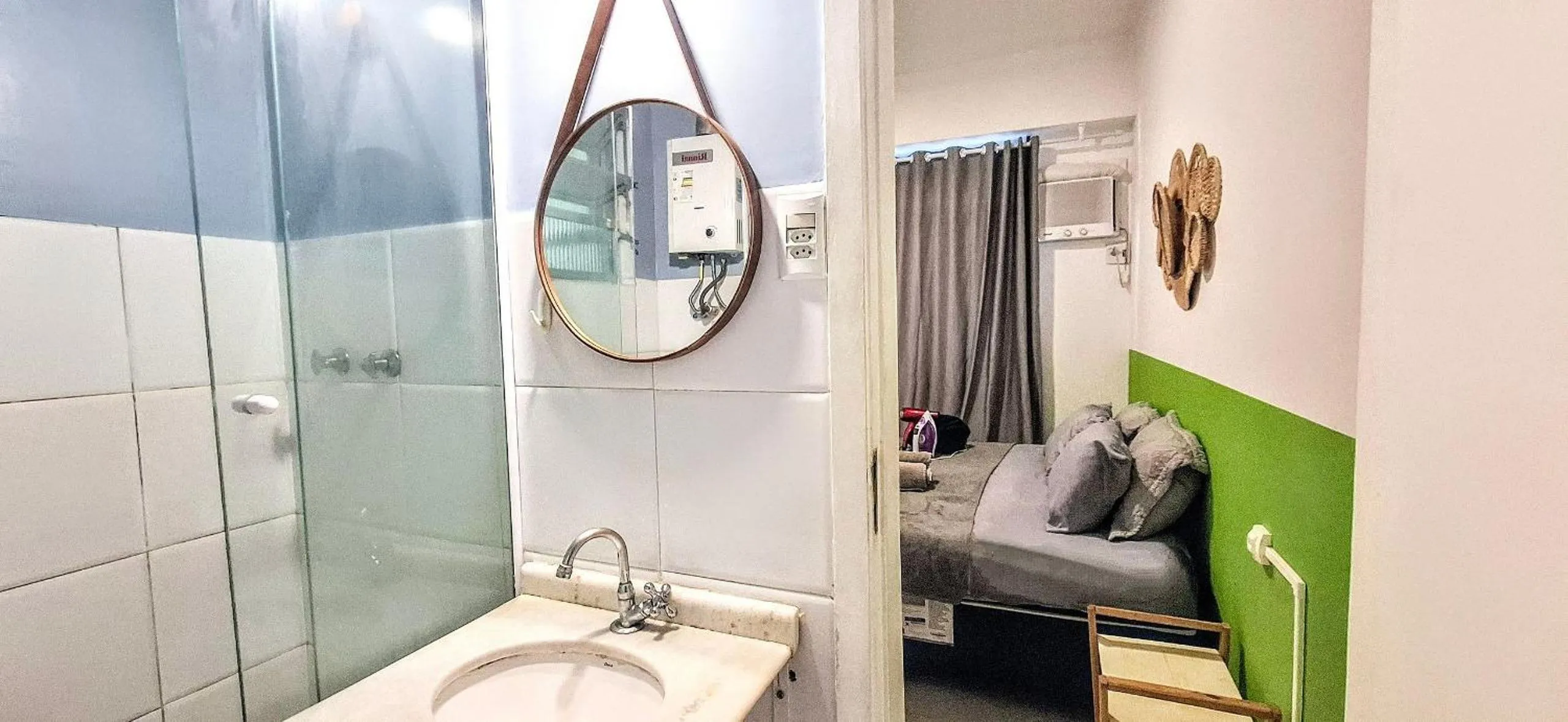 Toilet in Must Leblon - pacote: 4 Hóspedes, Praia + 1 Ticket