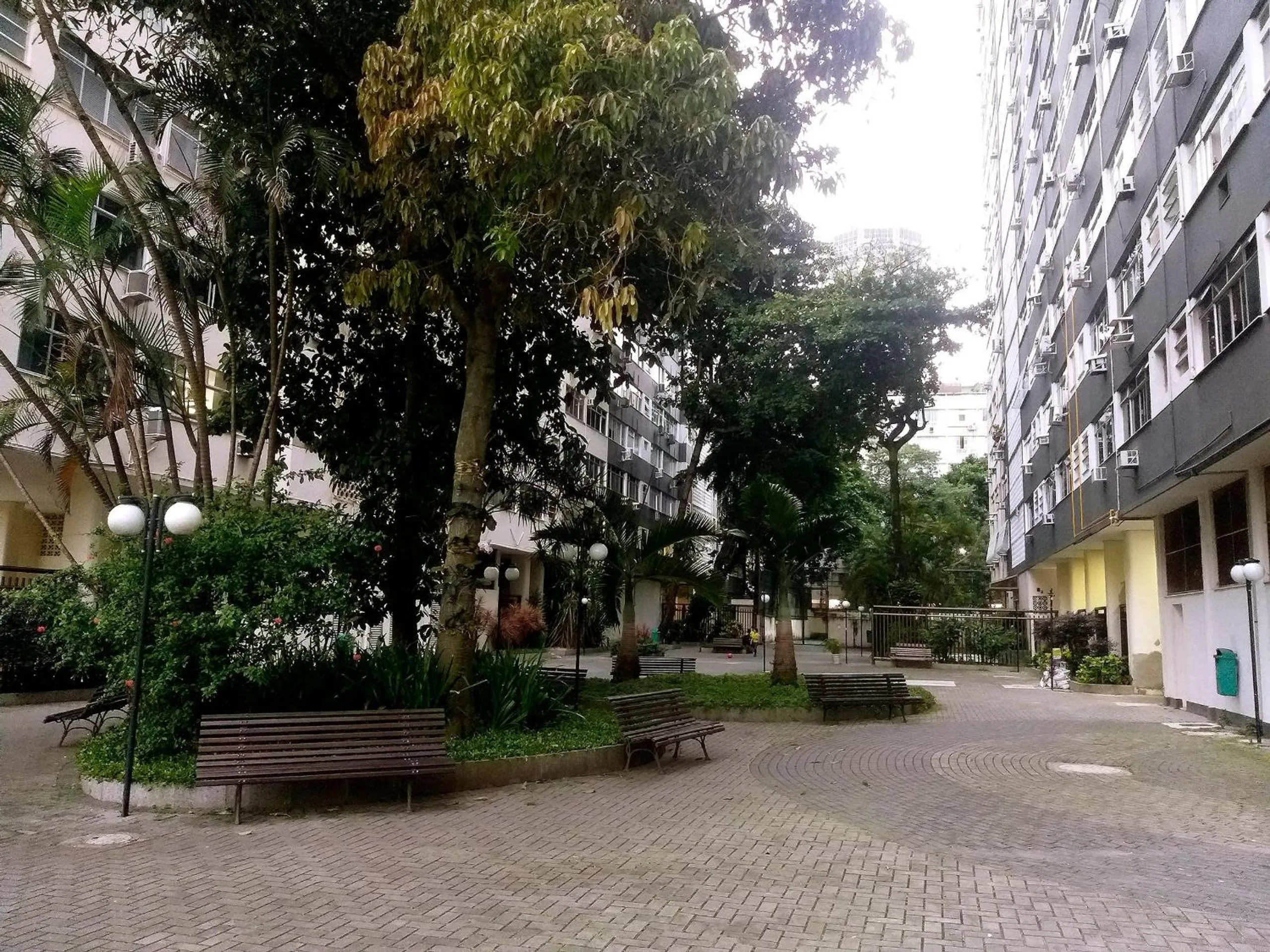 Off site in Must Leblon - pacote: 4 Hóspedes, Praia + 1 Ticket