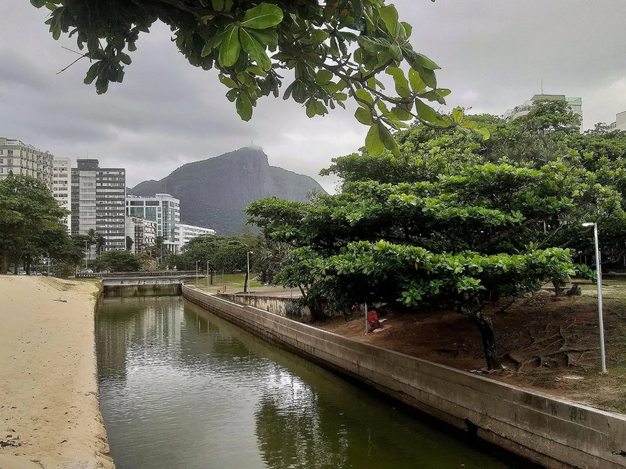 Off site in Must Leblon - pacote: 4 Hóspedes, Praia + 1 Ticket