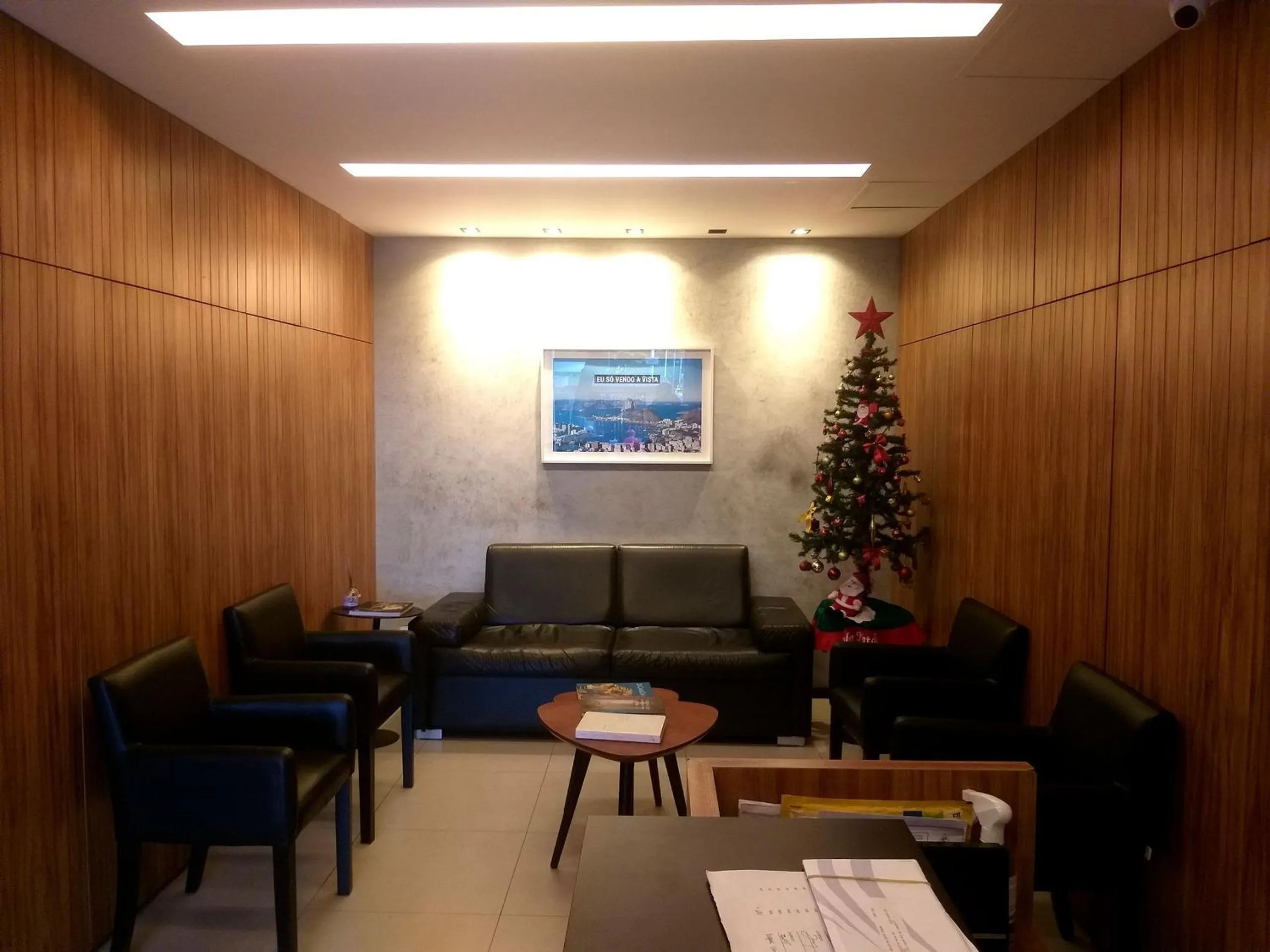 Off site in Must Leblon - pacote: 4 Hóspedes, Praia + 1 Ticket