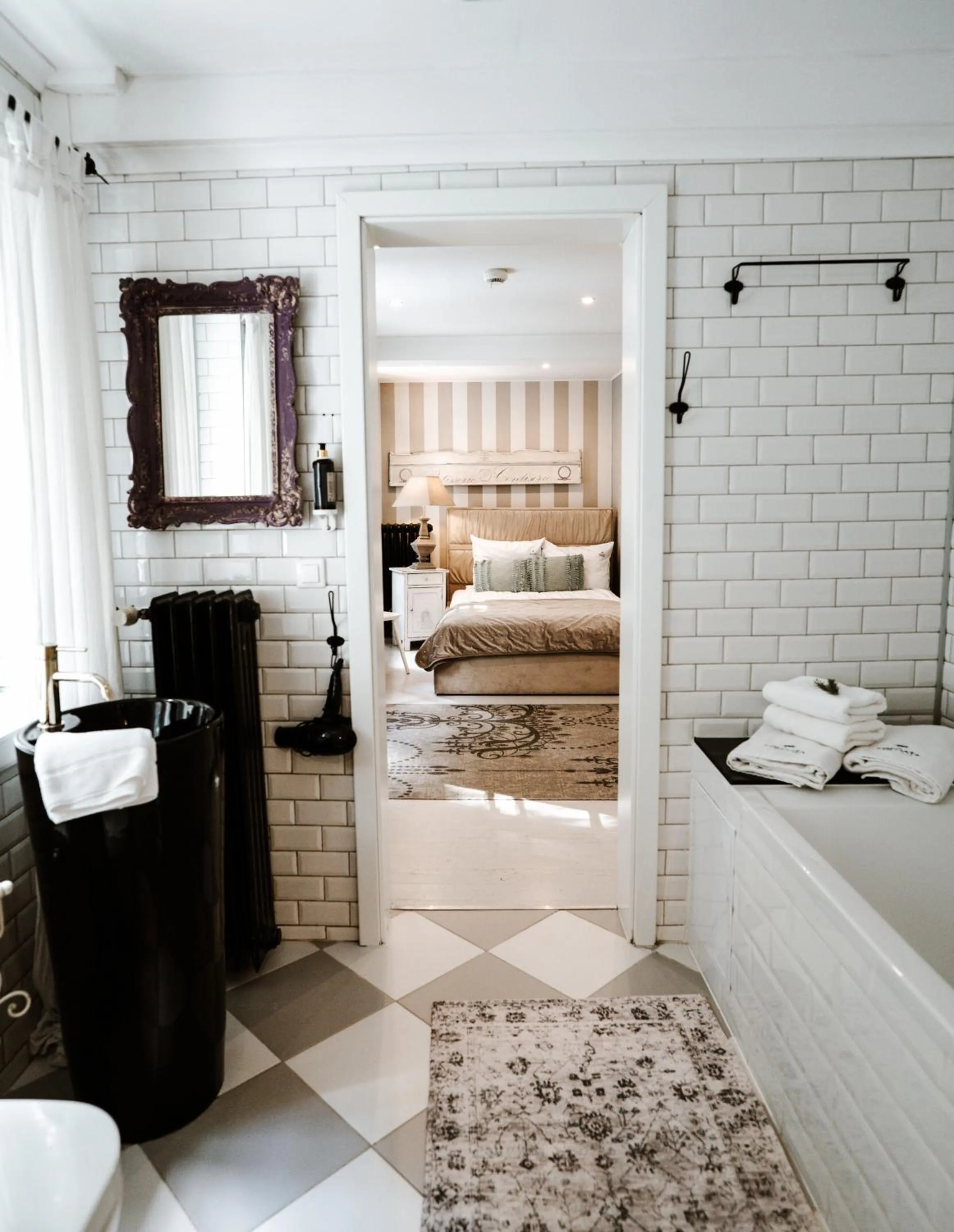 Toilet, Bed in Fregata