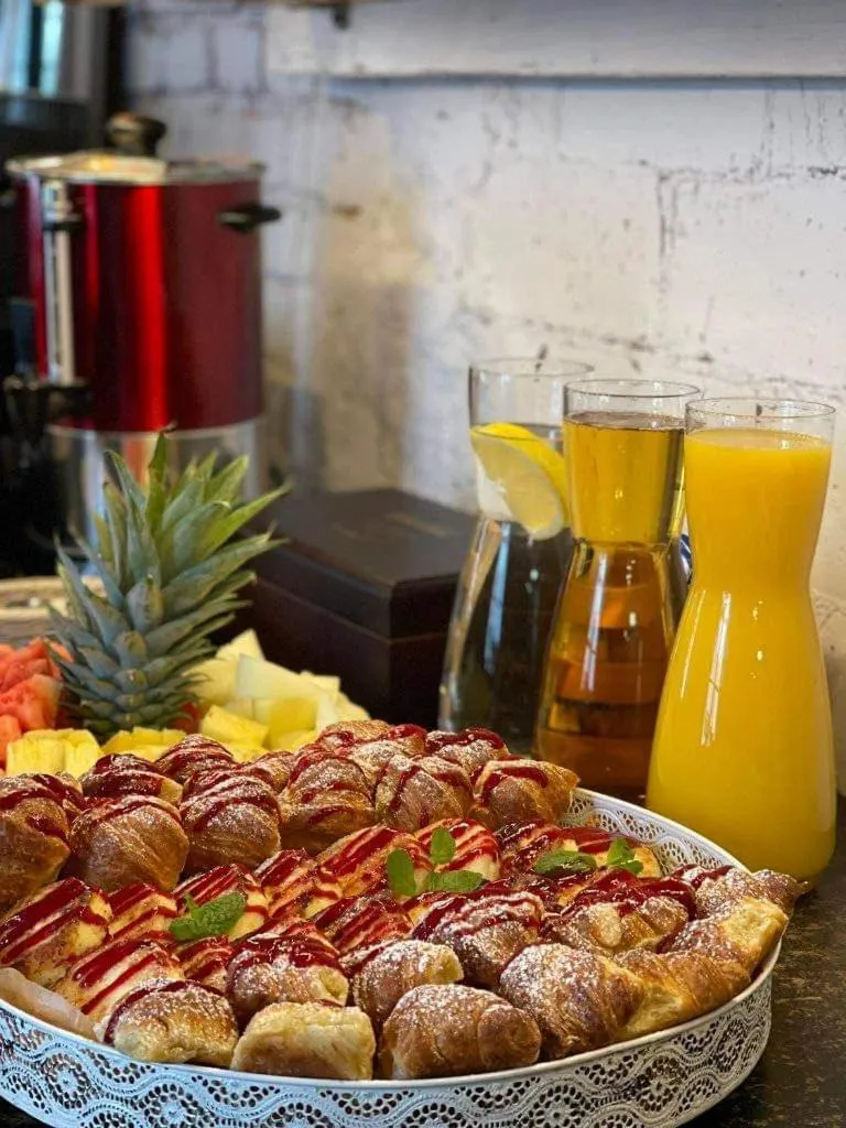 Breakfast in Fregata